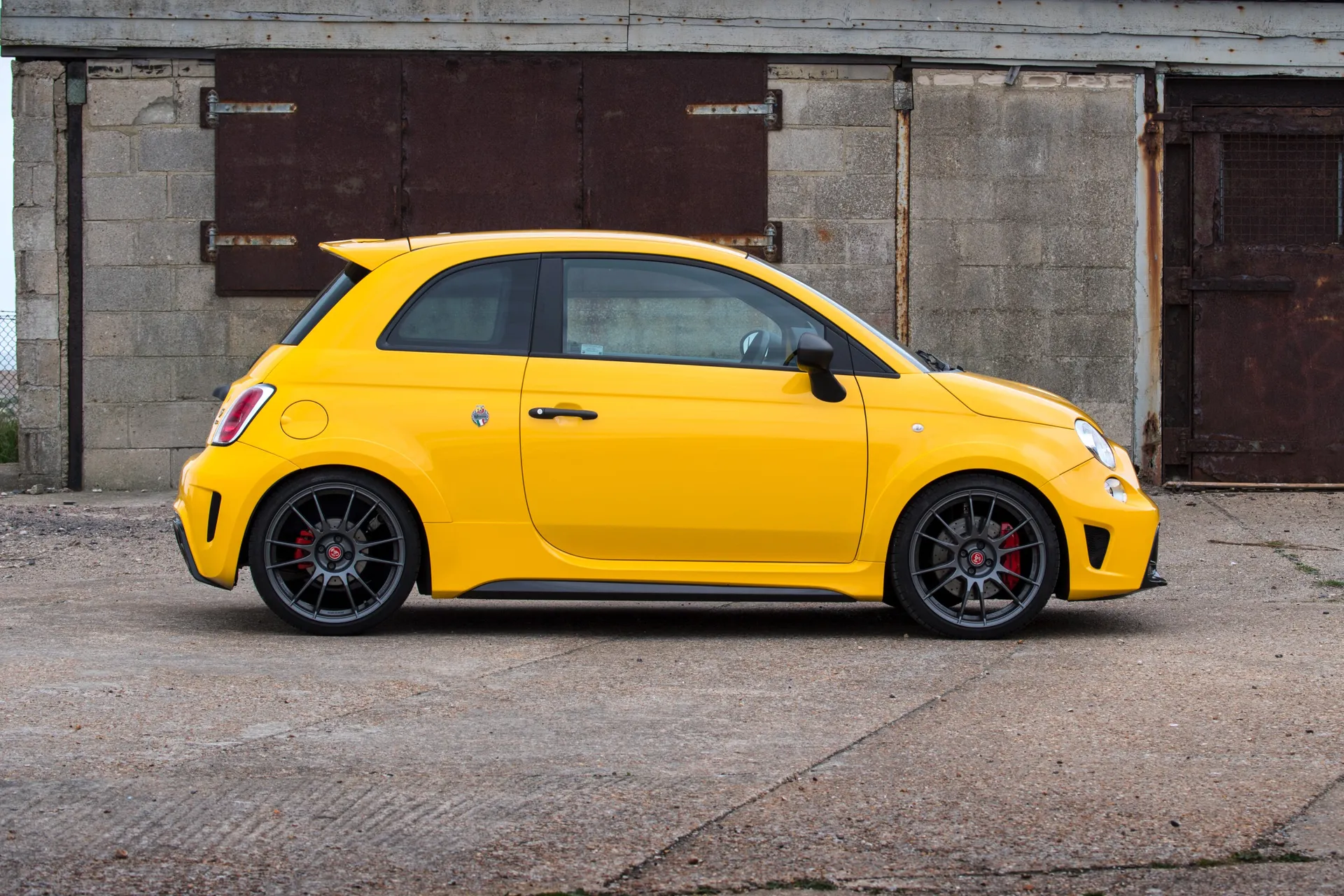 Abarth 695 (2016-2023) Review Exterior Side