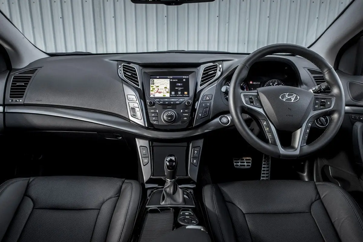 Used Hyundai i40 Tourer (2011-2019) Review interior