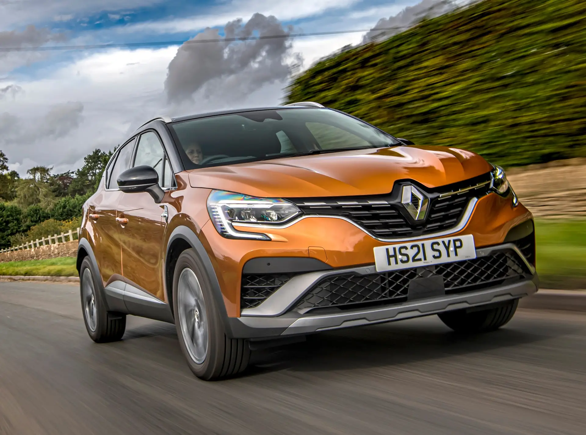 Renault Captur Review 2024: front-three quarter