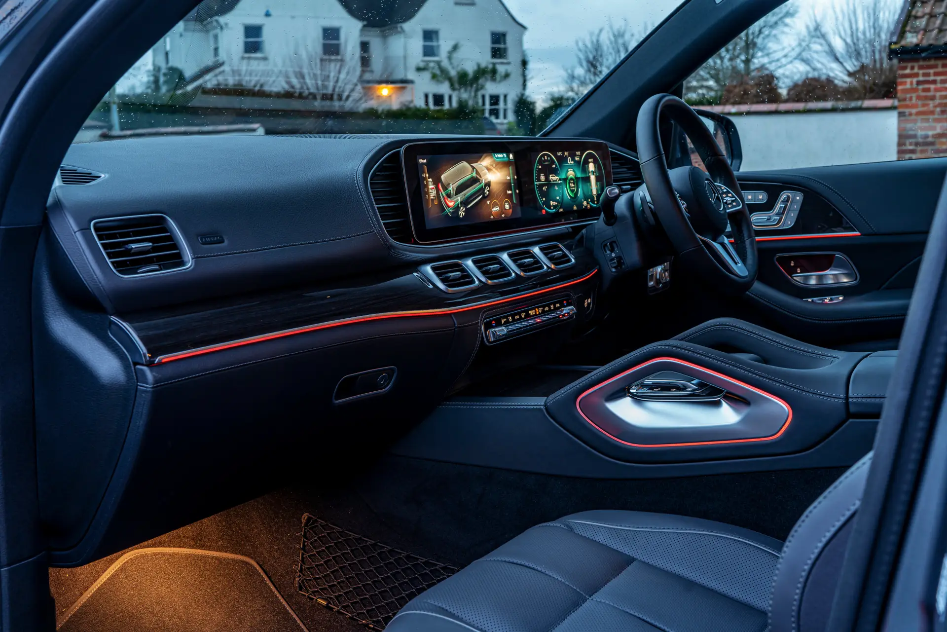 Mercedes-Benz GLS Review 2023: front interior