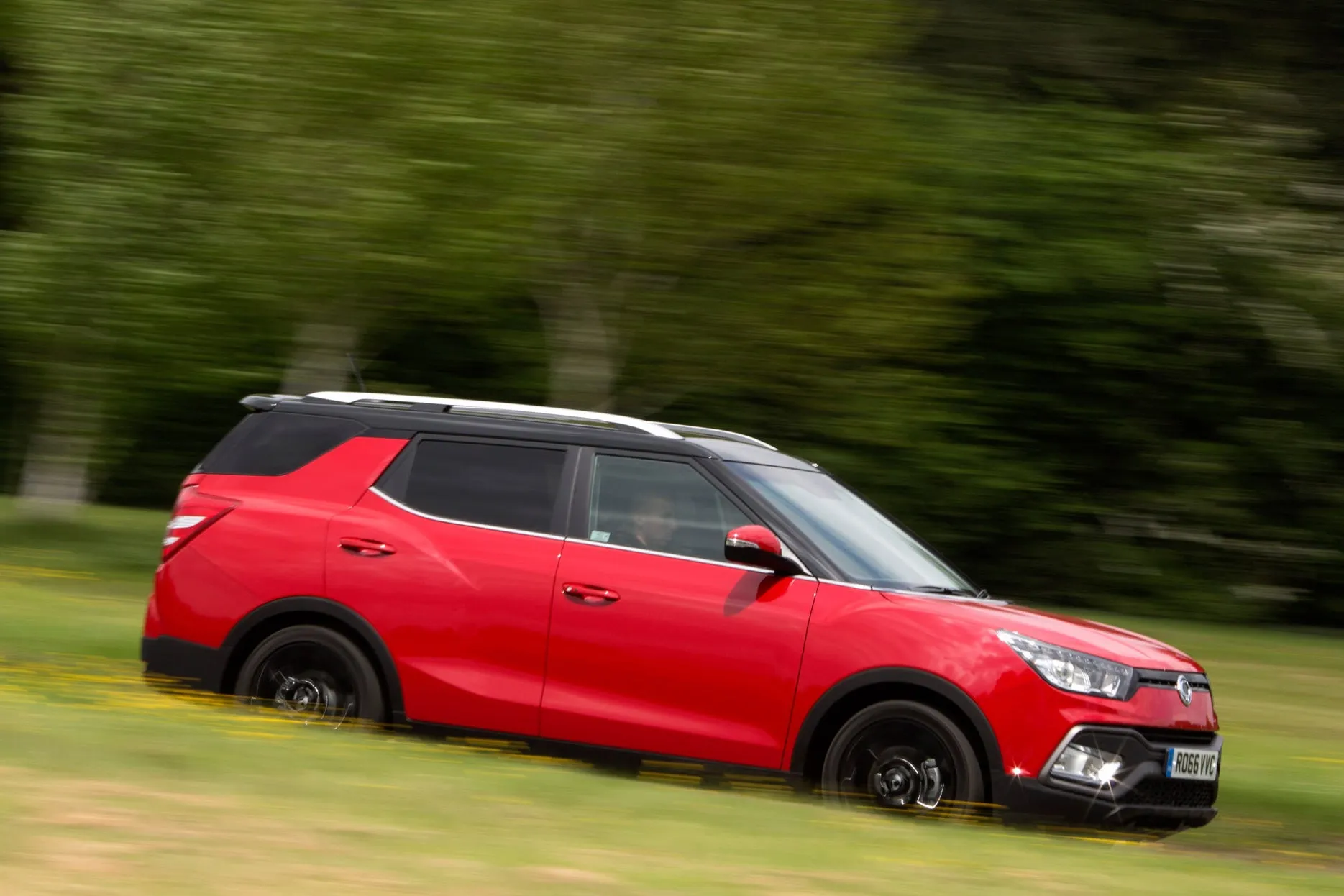 SsangYong Tivoli XLV Right Side View
