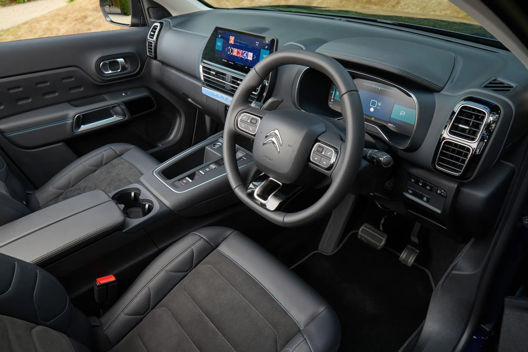 Citroen C5 Aircross Review: front cabin