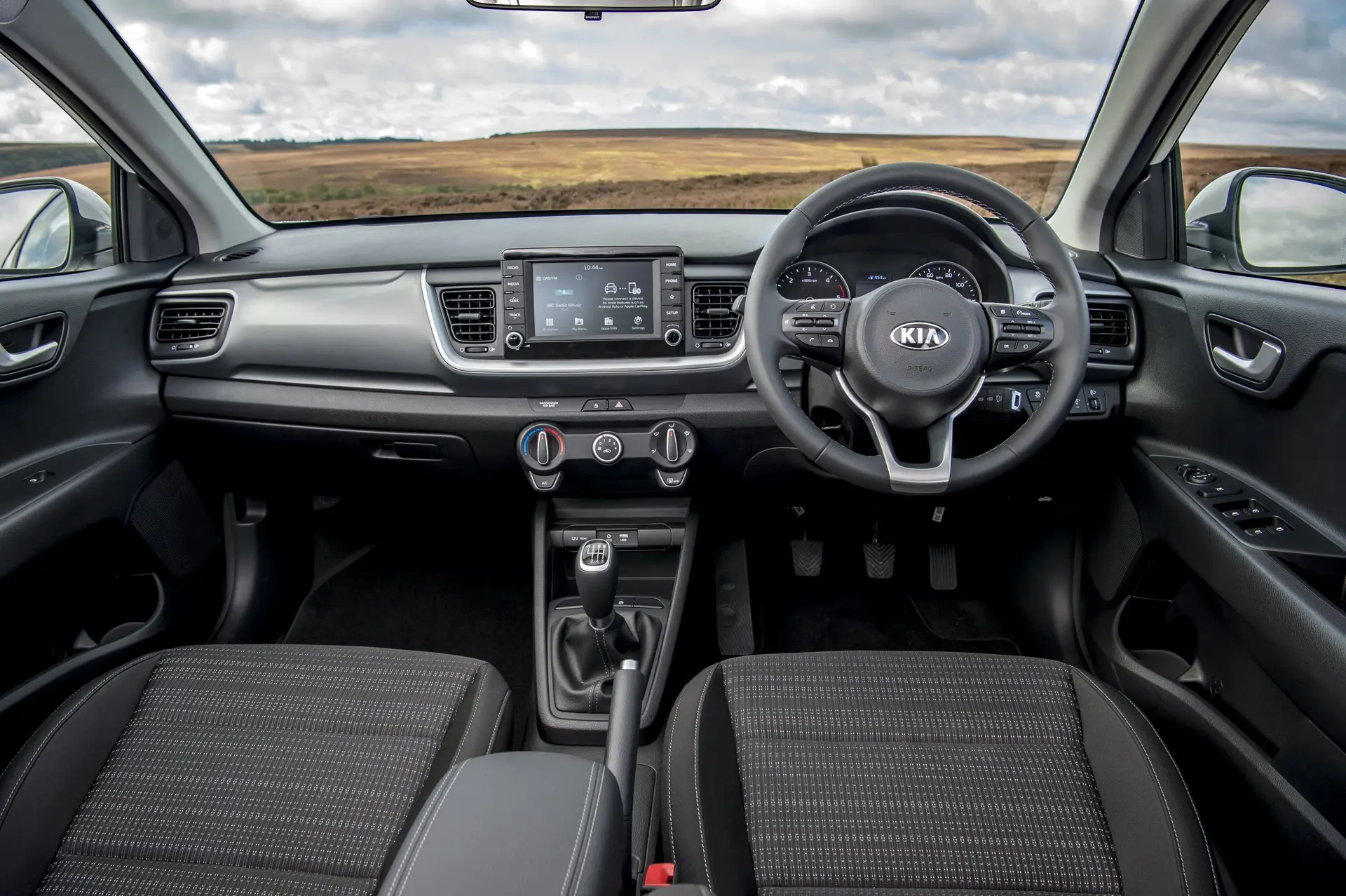 Kia Stonic Review 2024: interior and dashboard