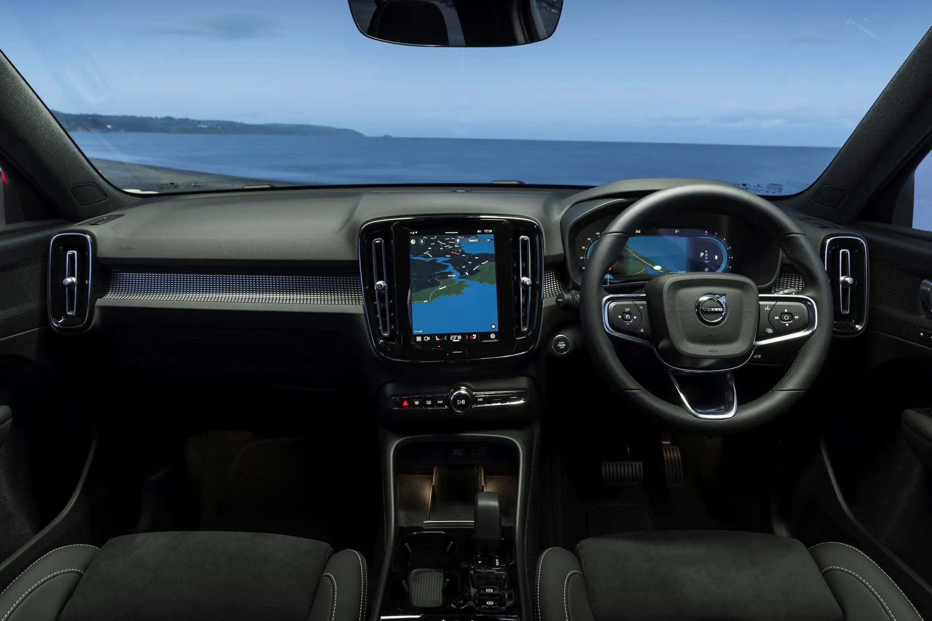 Volvo XC40 Review 2024: Interior