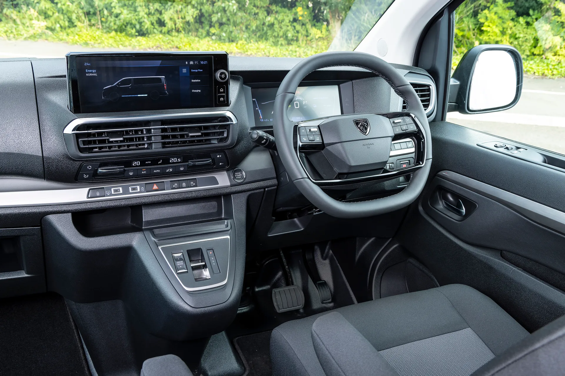 Peugeot e-Traveller review: interior view