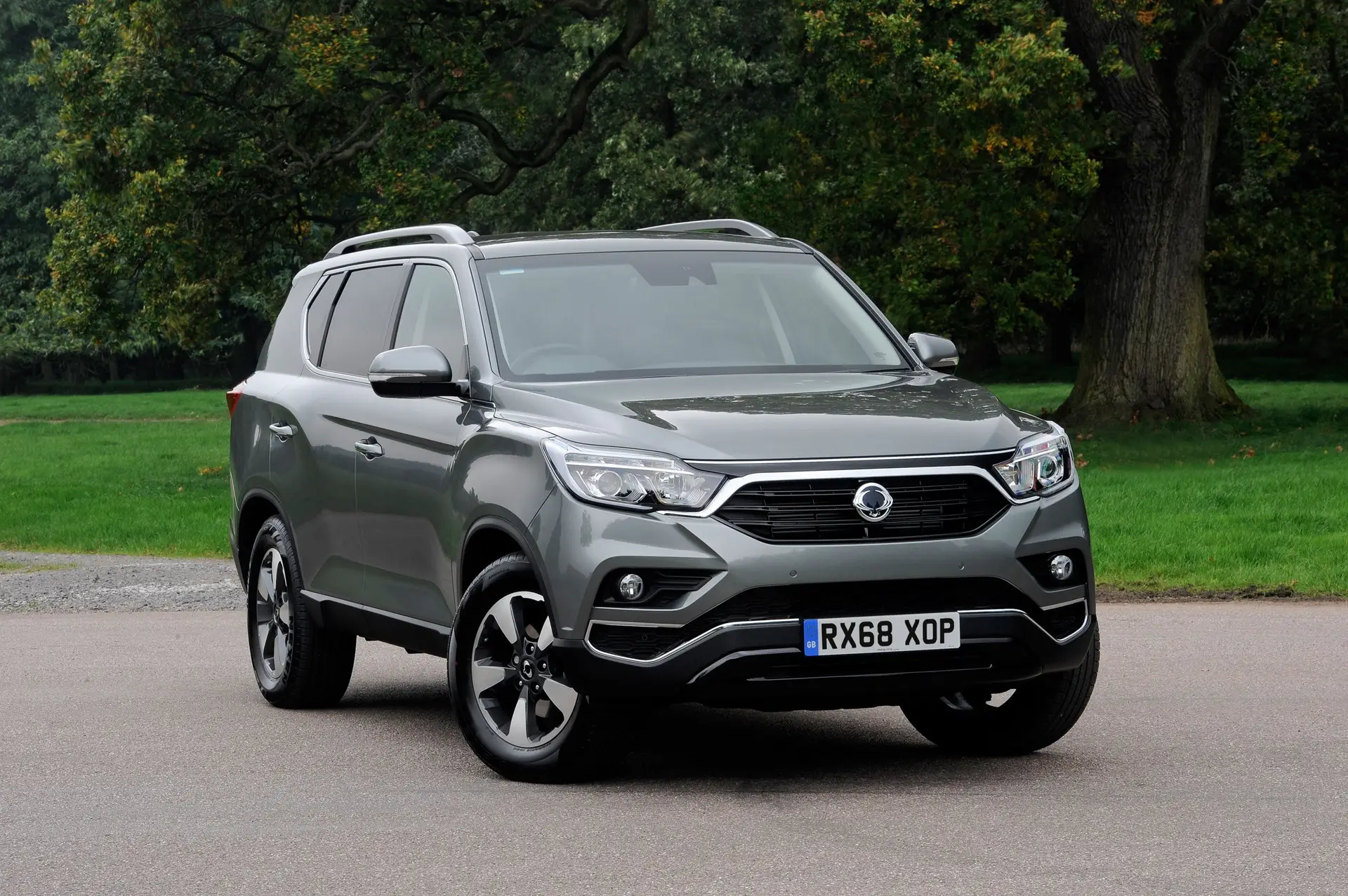 SsangYong Rexton Review 2023: Side Front View