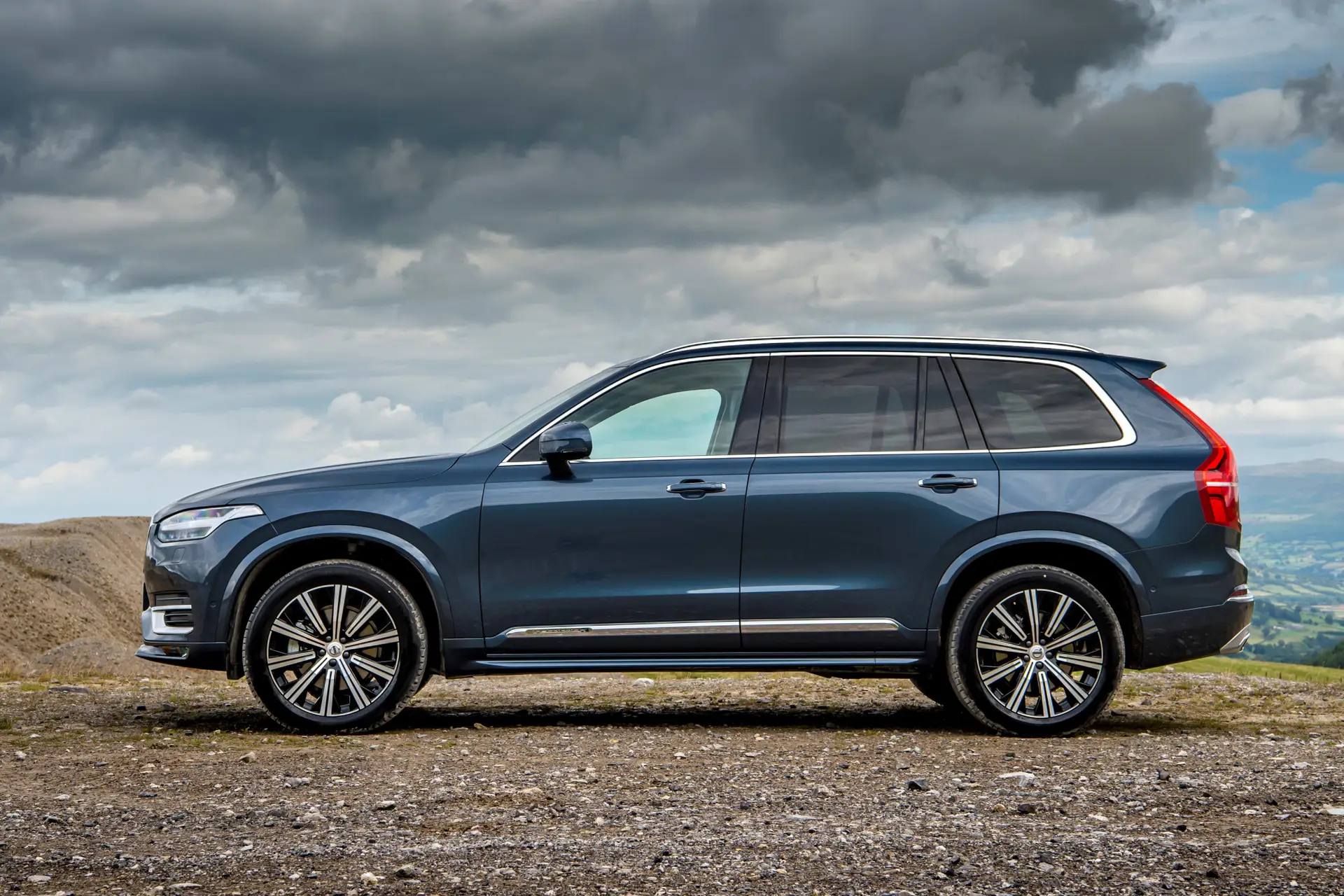 Volvo XC90 Review 2023: side profile