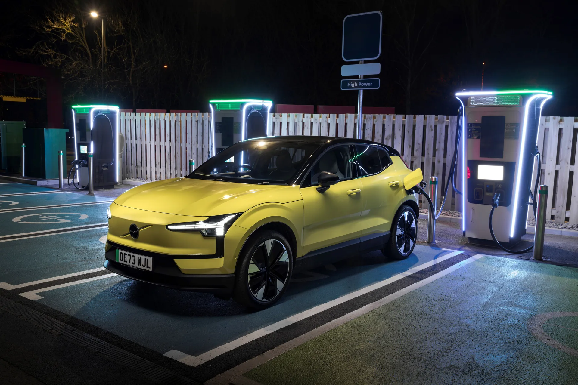 Volvo EX30 Review: charging