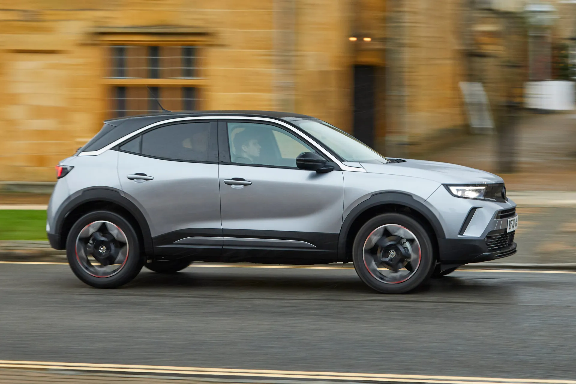 Vauxhall Mokka Review: dynamic exterior