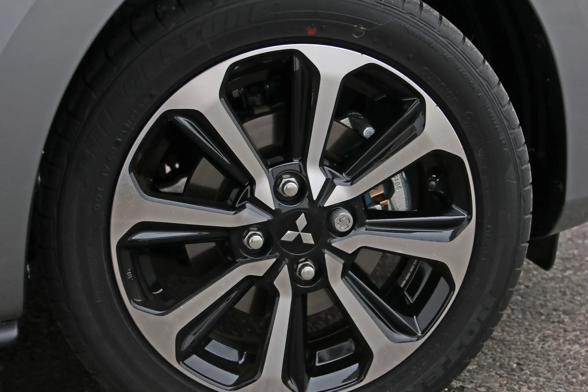 Mitsubishi Mirage wheel