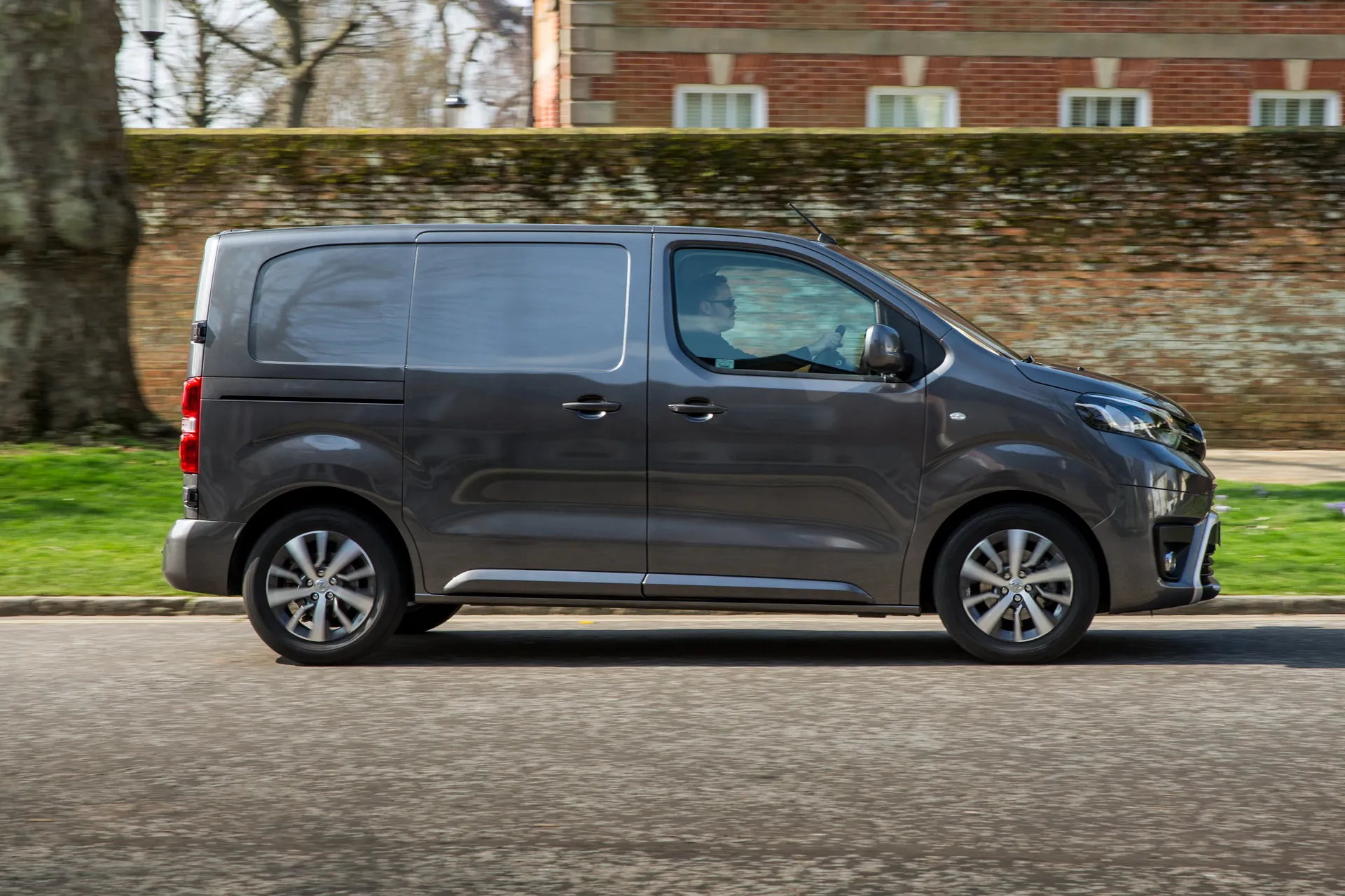 Toyota Proace Right Side View