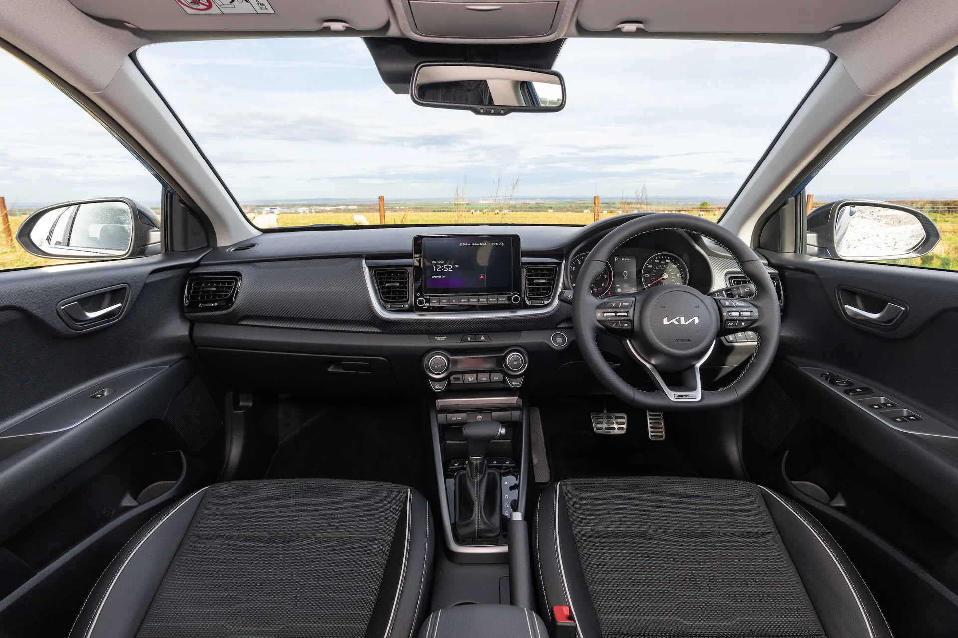 Kia Stonic review: interior and dashboard