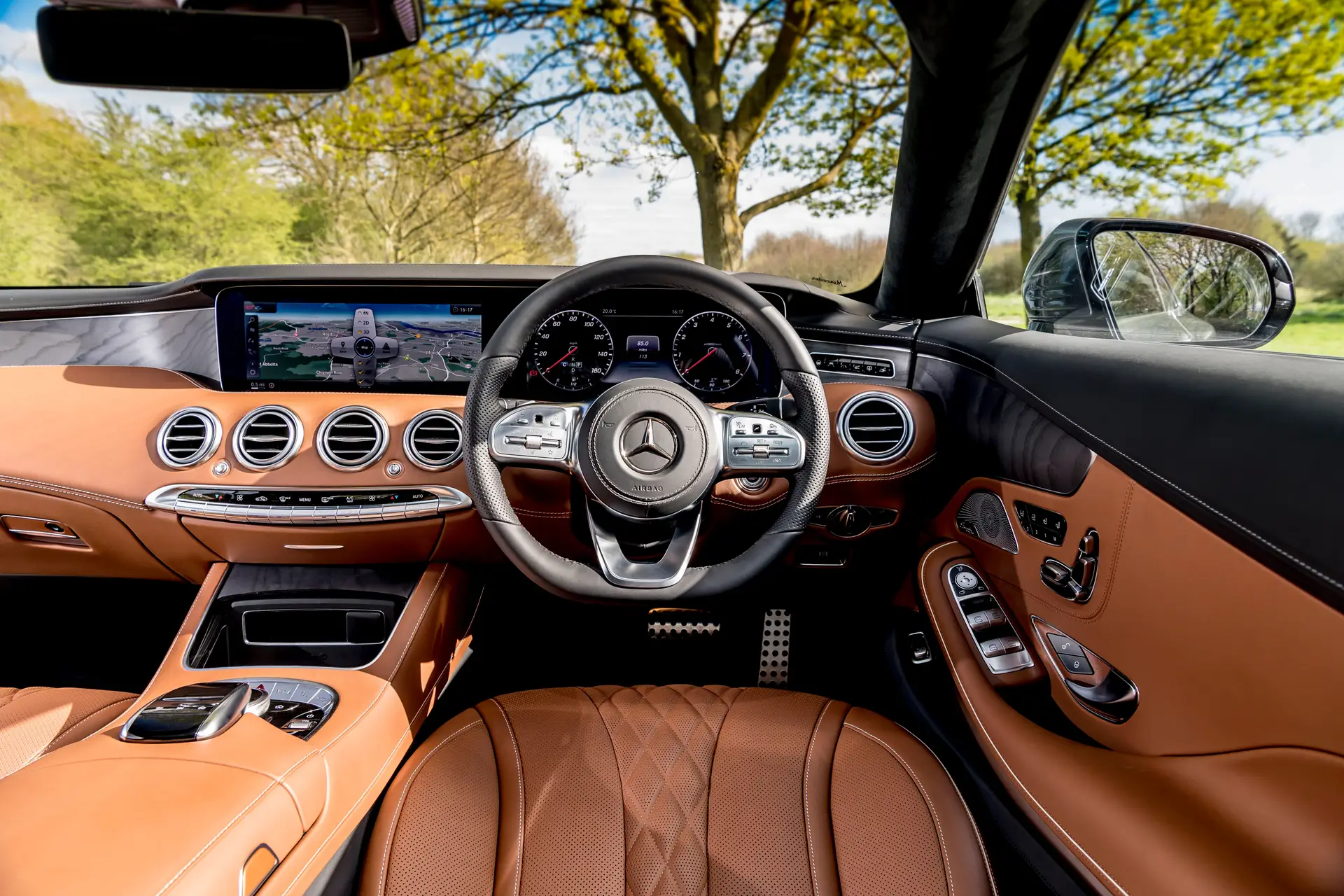 Mercedes S-Class Coupe (2014-2021) Review: interior close up photo of the Mercedes-Benz S-Class Coupe dashboard