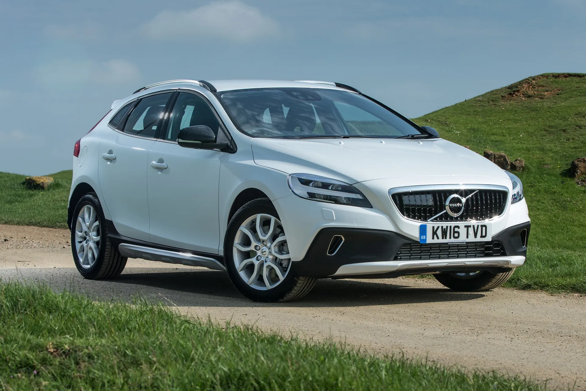 Volvo V40 Cross Country (2013-2019) Review: Front