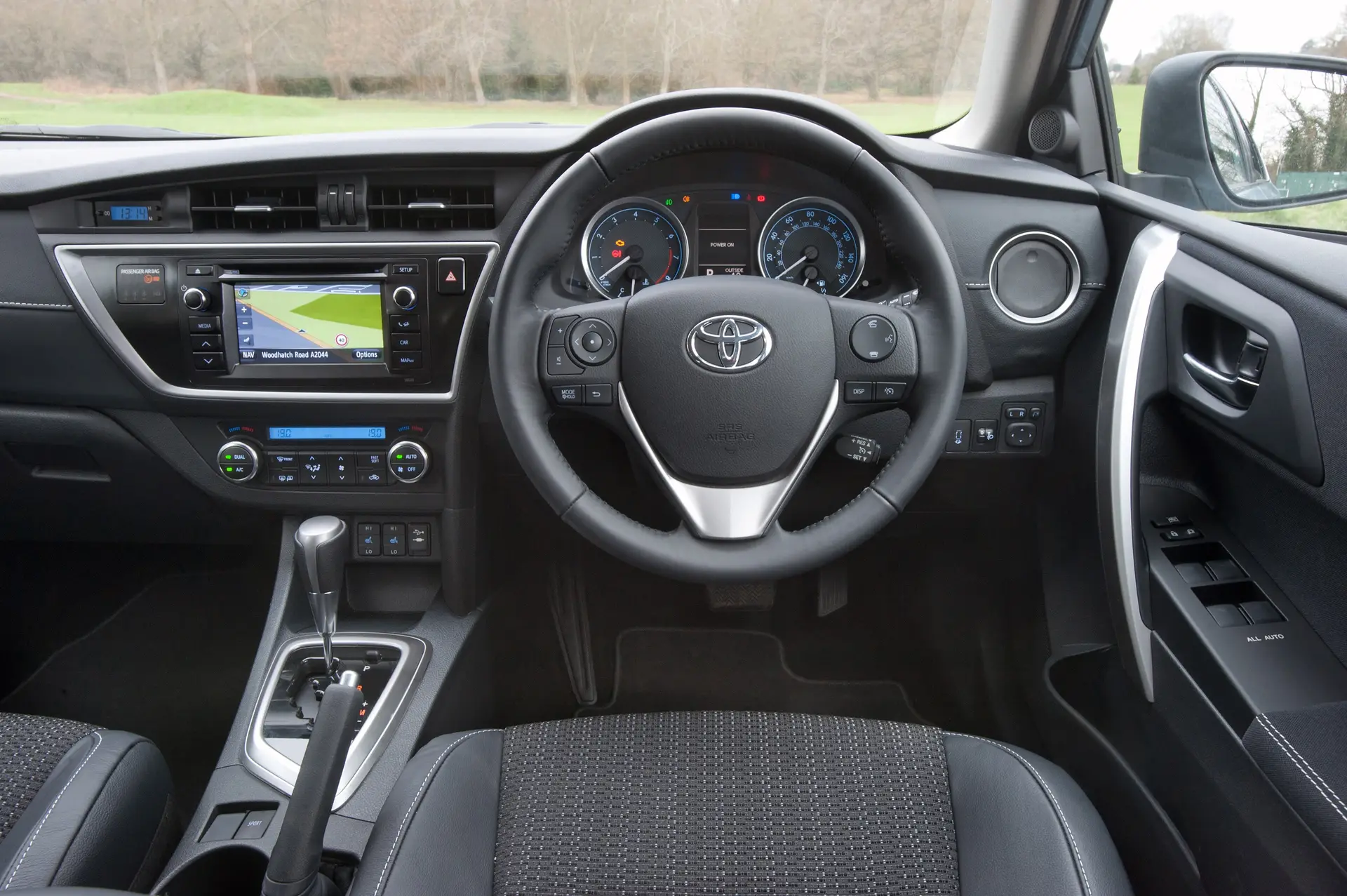 Toyota Auris 2013-2019 Review: Driver's Seat