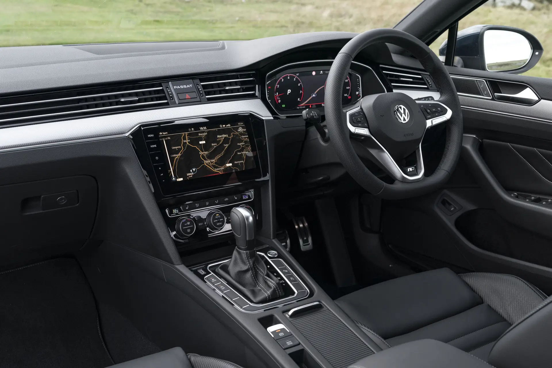 Volkswagen Passat Estate (2015-2023) Review: interior close up photo of the Volkswagen Passat Estate dashboard