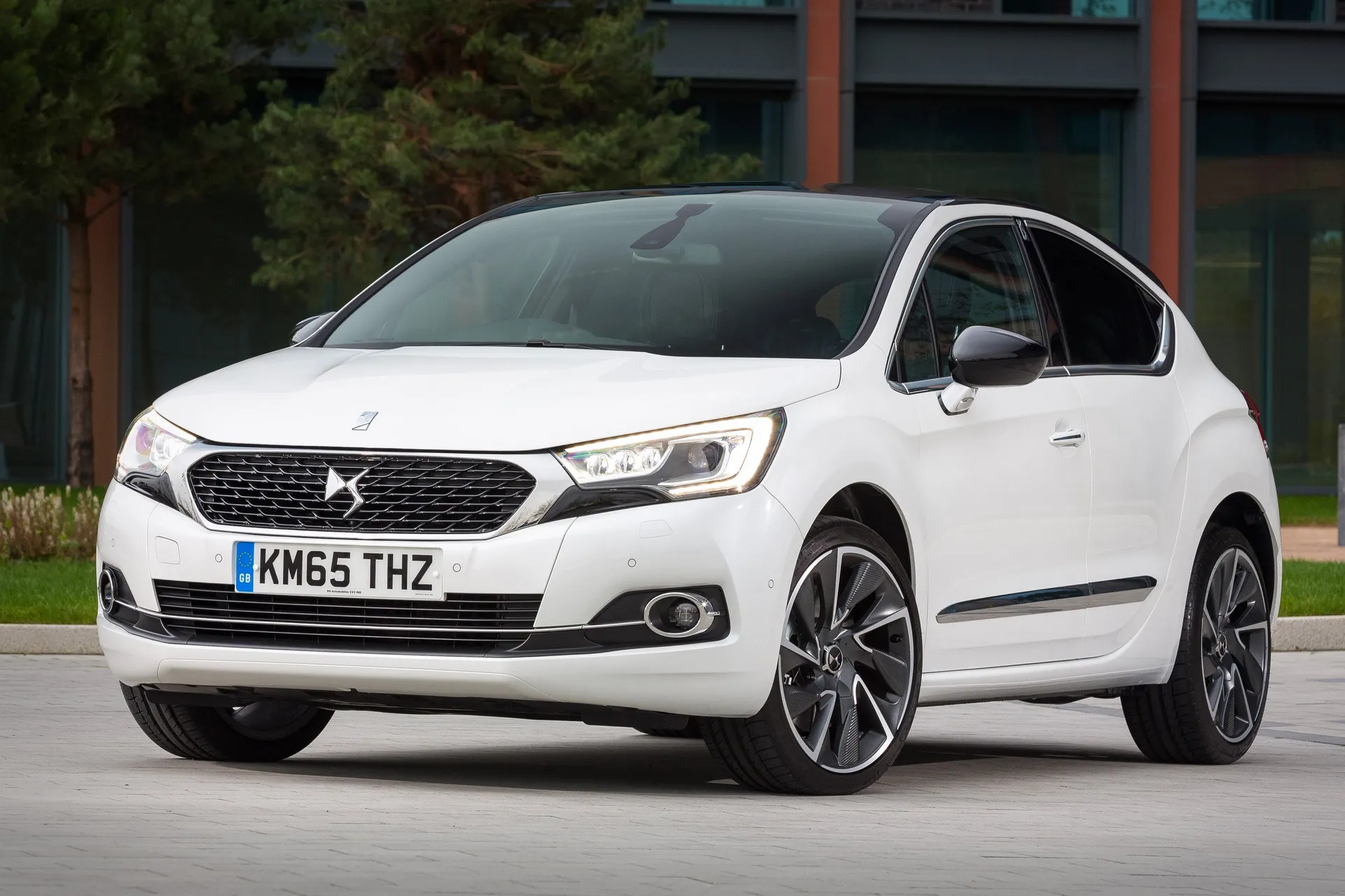 DS4 (2011-2018) Review: Exterior front three quarter photo of the DS4