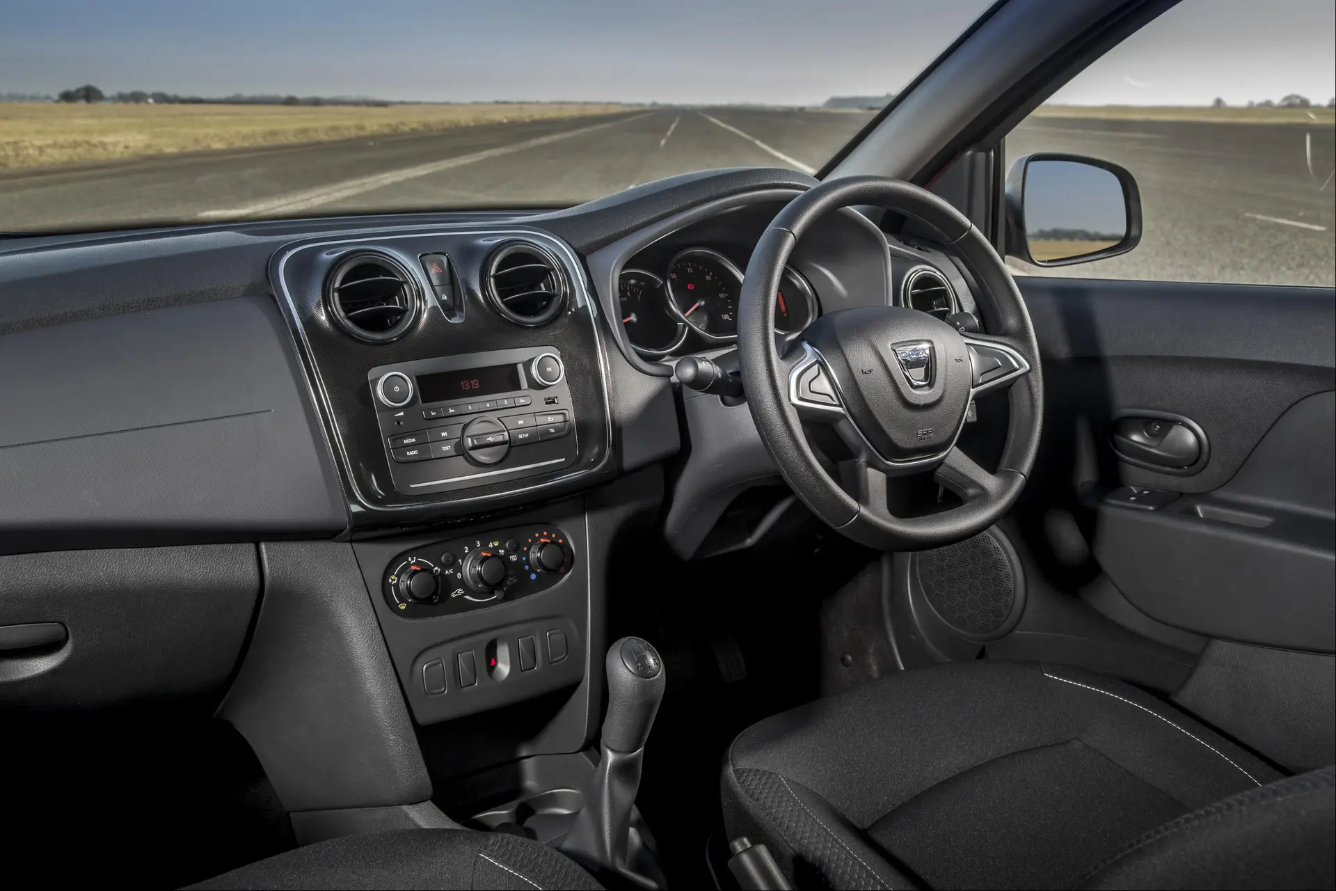 Dacia Logan MCV Review 2023: interior dashboard