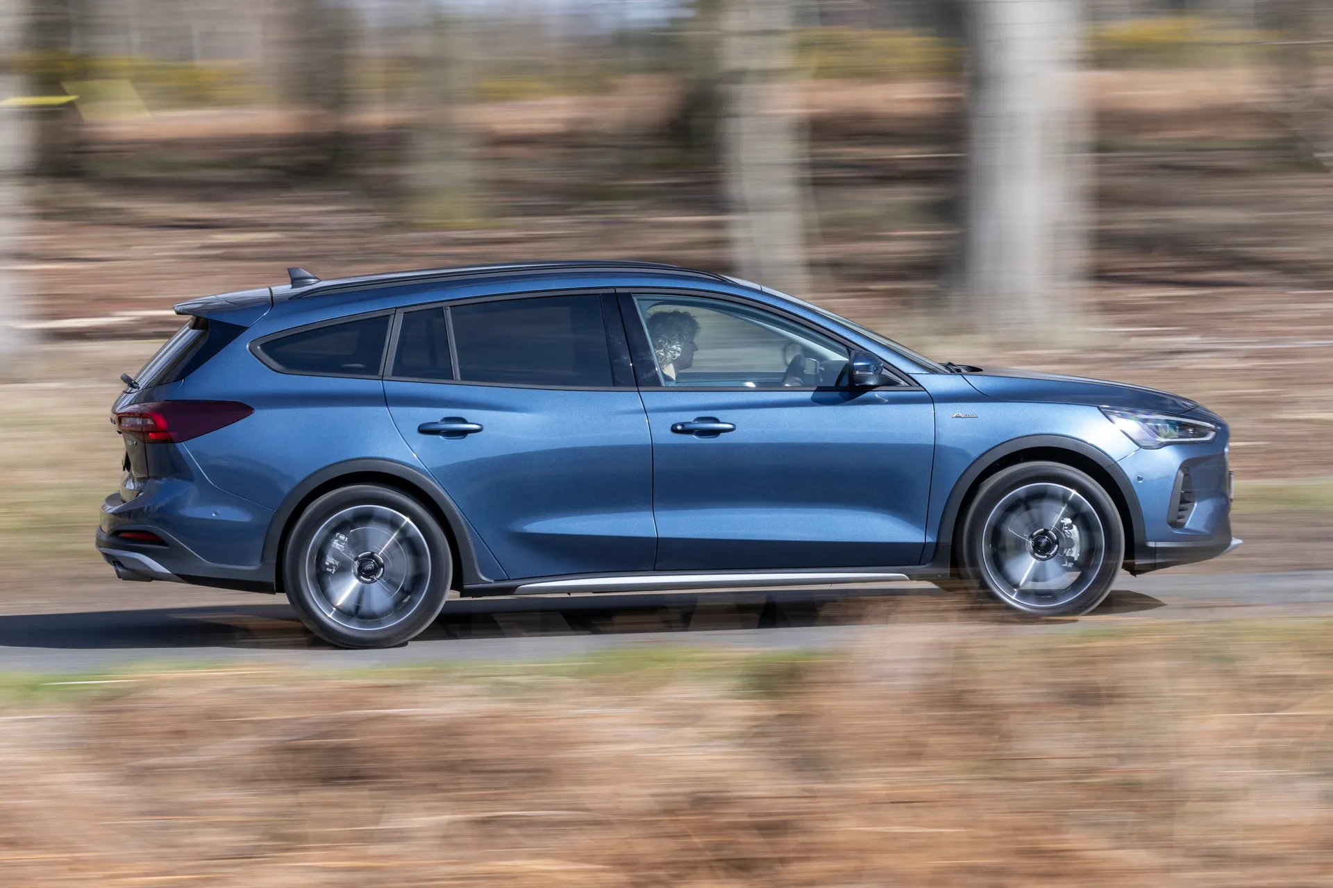 Ford Focus Estate Review: on the road