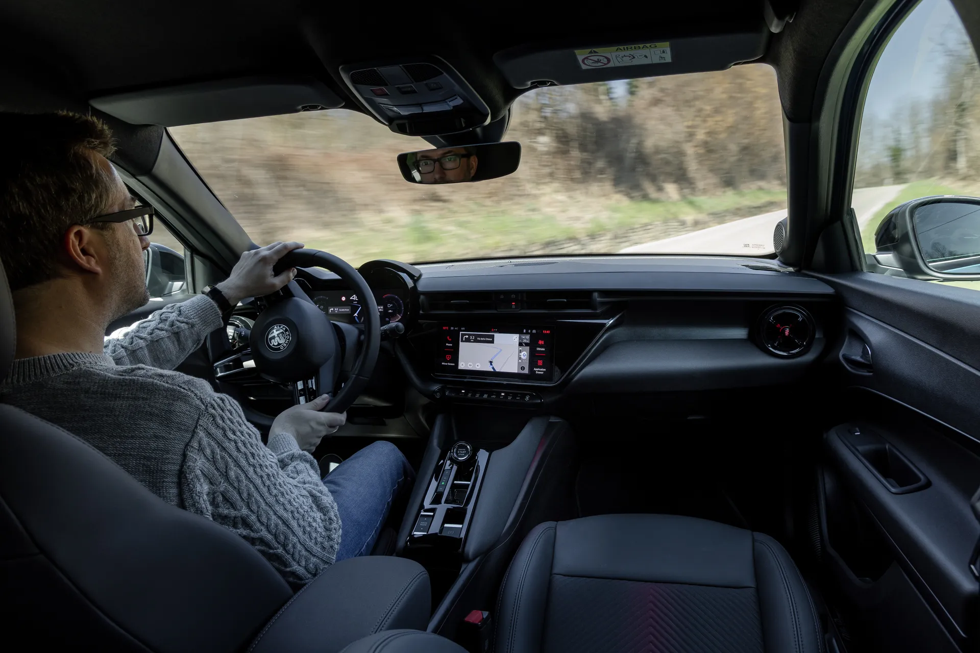 Alfa Romeo Junior Ibrida Review: driving dynamic