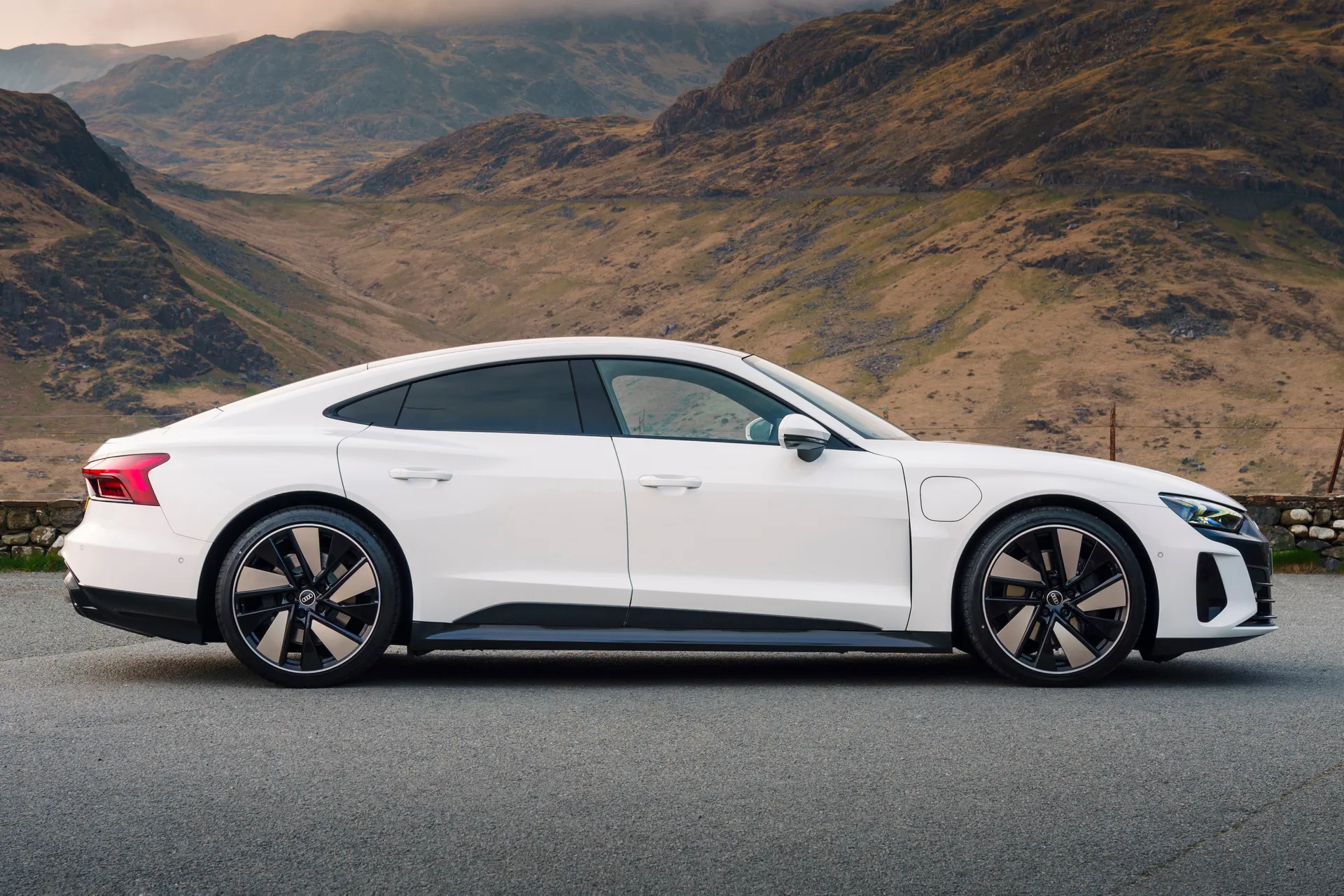 Audi e-tron GT Review 2023: Exterior side photo of the Audi e-tron GT