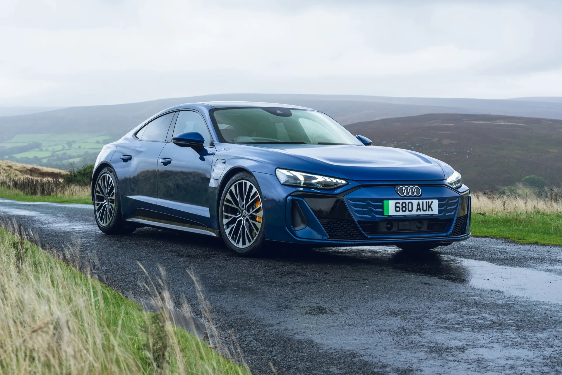 Audi e-tron GT Review: front three quarters