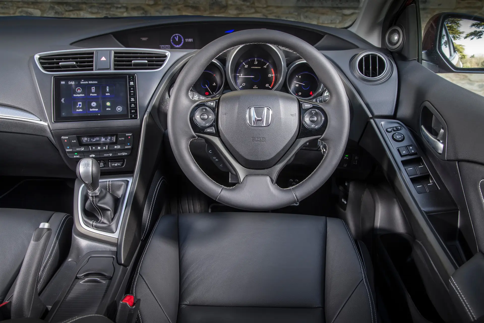 Honda Civic Tourer (2014-2017) Review: interior close up photo of the Honda Civic Tourer dashboard