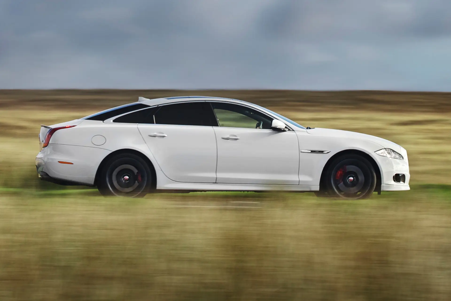 Jaguar XJ Review profile