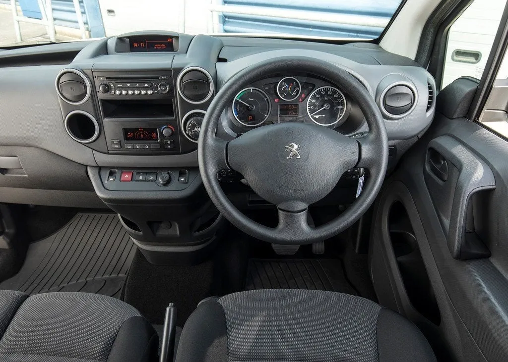 Peugeot Partner Electric (2017-2022) Review Dashboard View