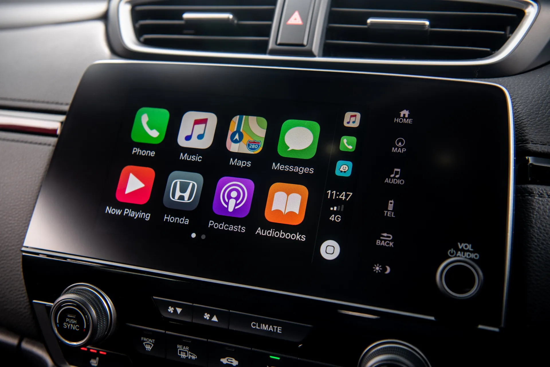 Honda CR-V (2018-2023) Review central console