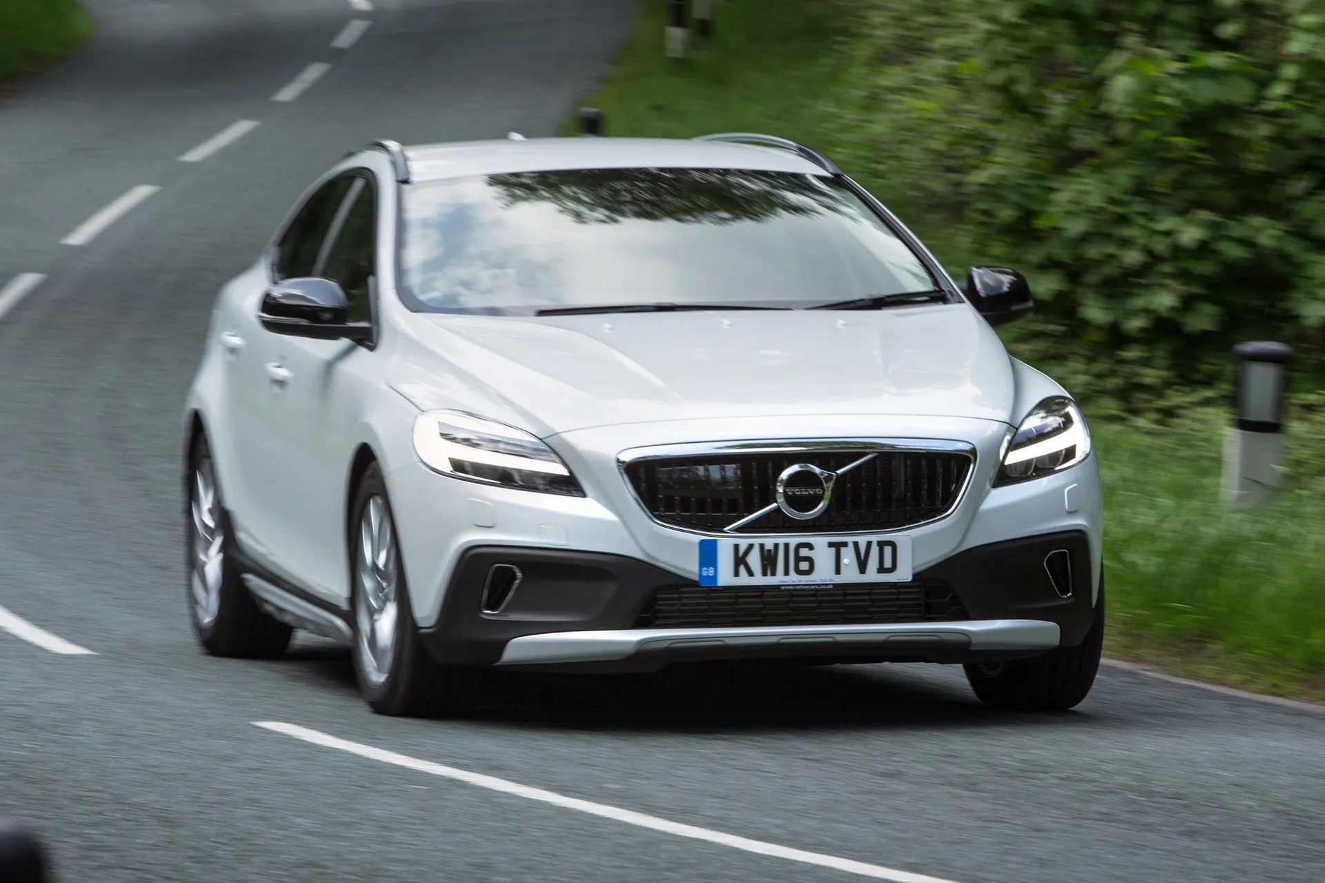 Volvo V40 Cross Country (2013-2019) Review: driving