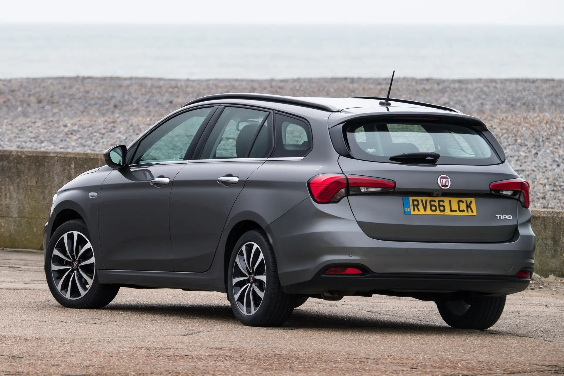 Fiat Tipo Station Wagon (2016-2021) Review: rear