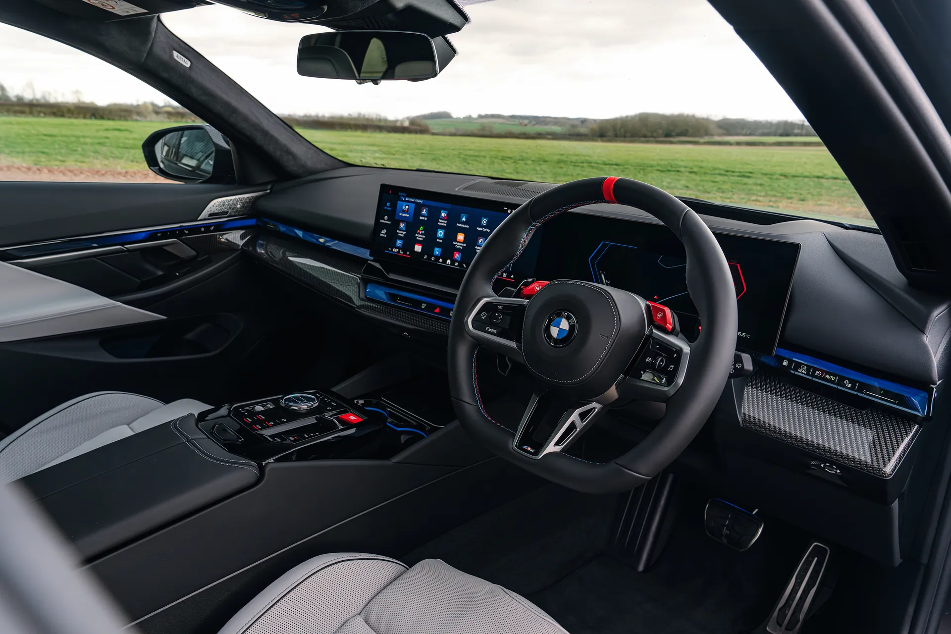 BMW M5 Review: interior view