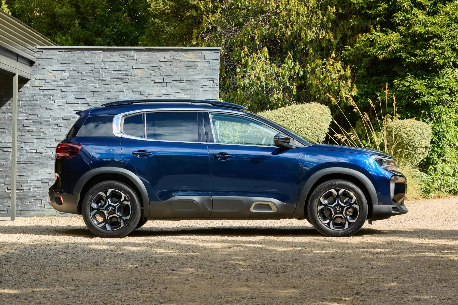 Citroen C5 Aircross Review 2024: side static