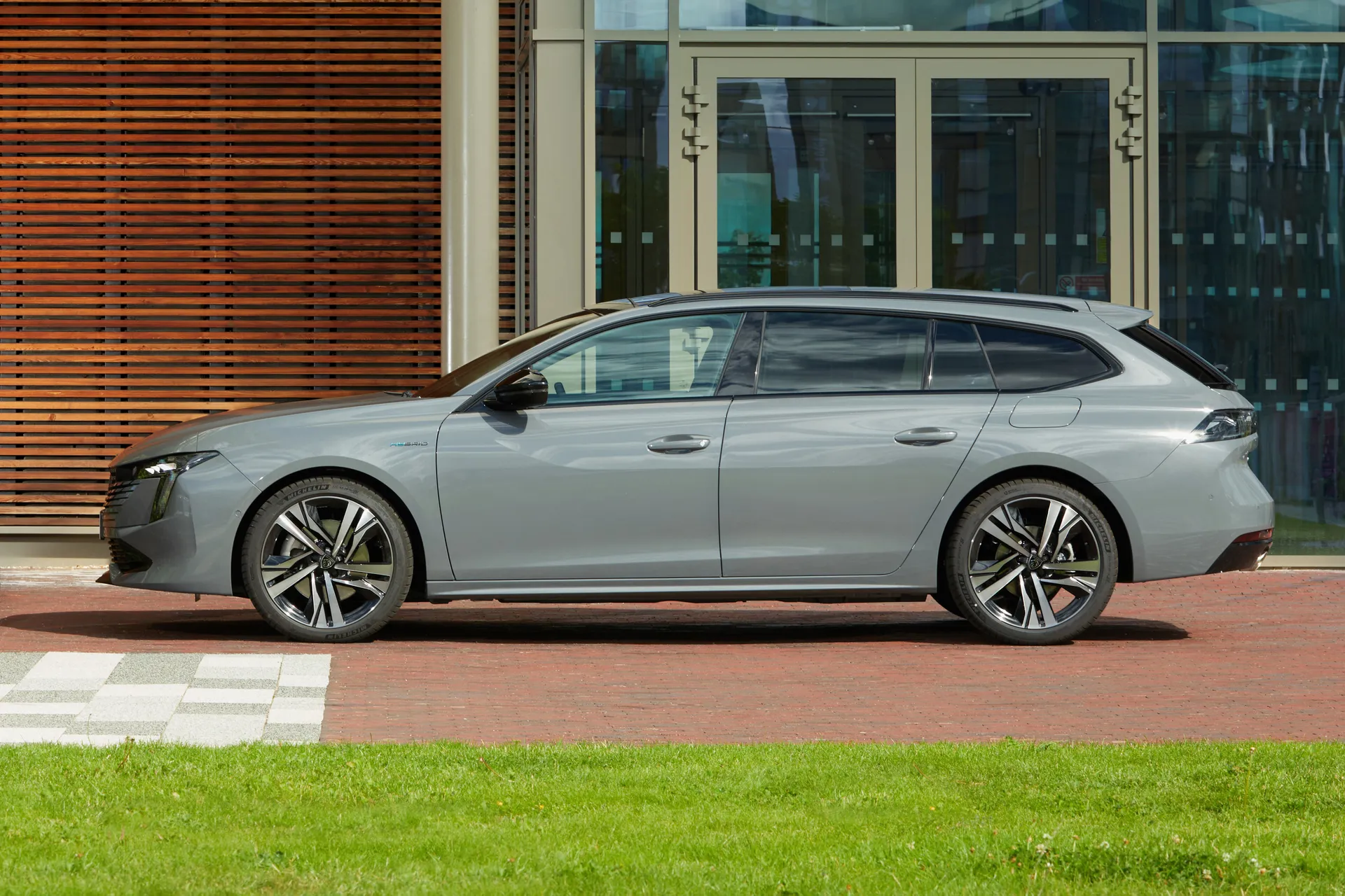 Peugeot 508 SW Review 2024: side profile