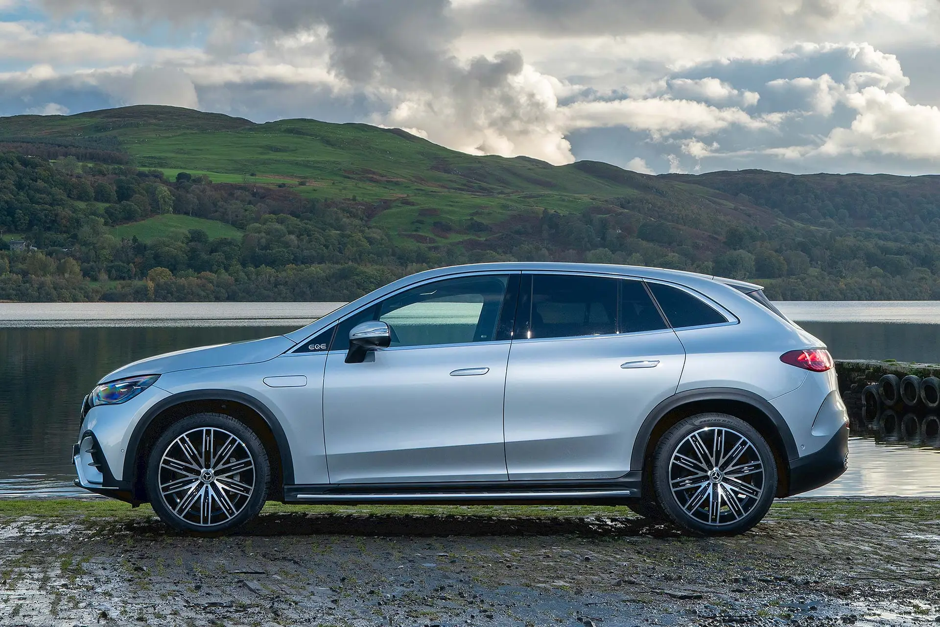 Mercedes-Benz EQE SUV Review 2024: static