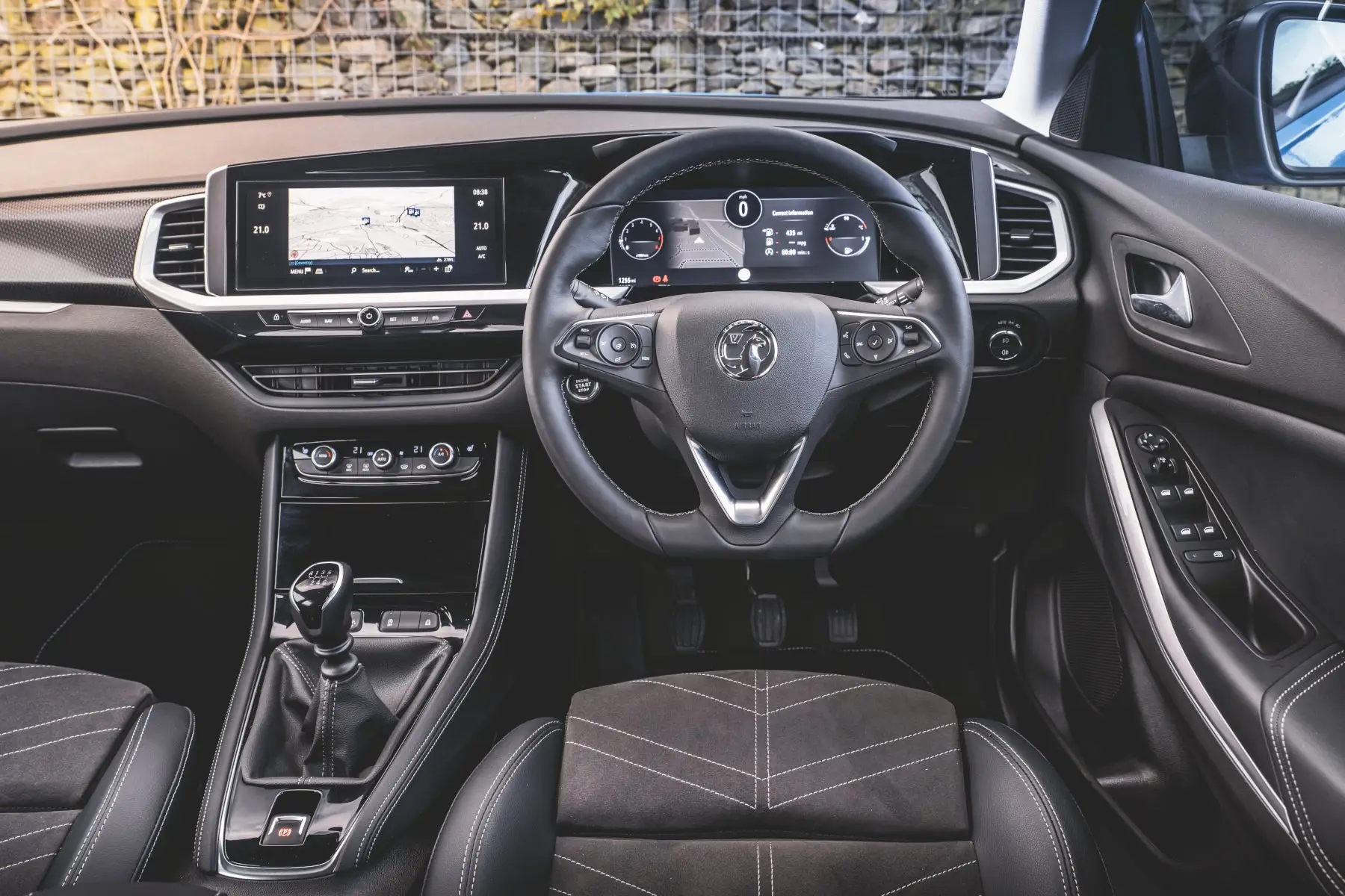 Vauxhall Grandland Review 2024 - interior and dash