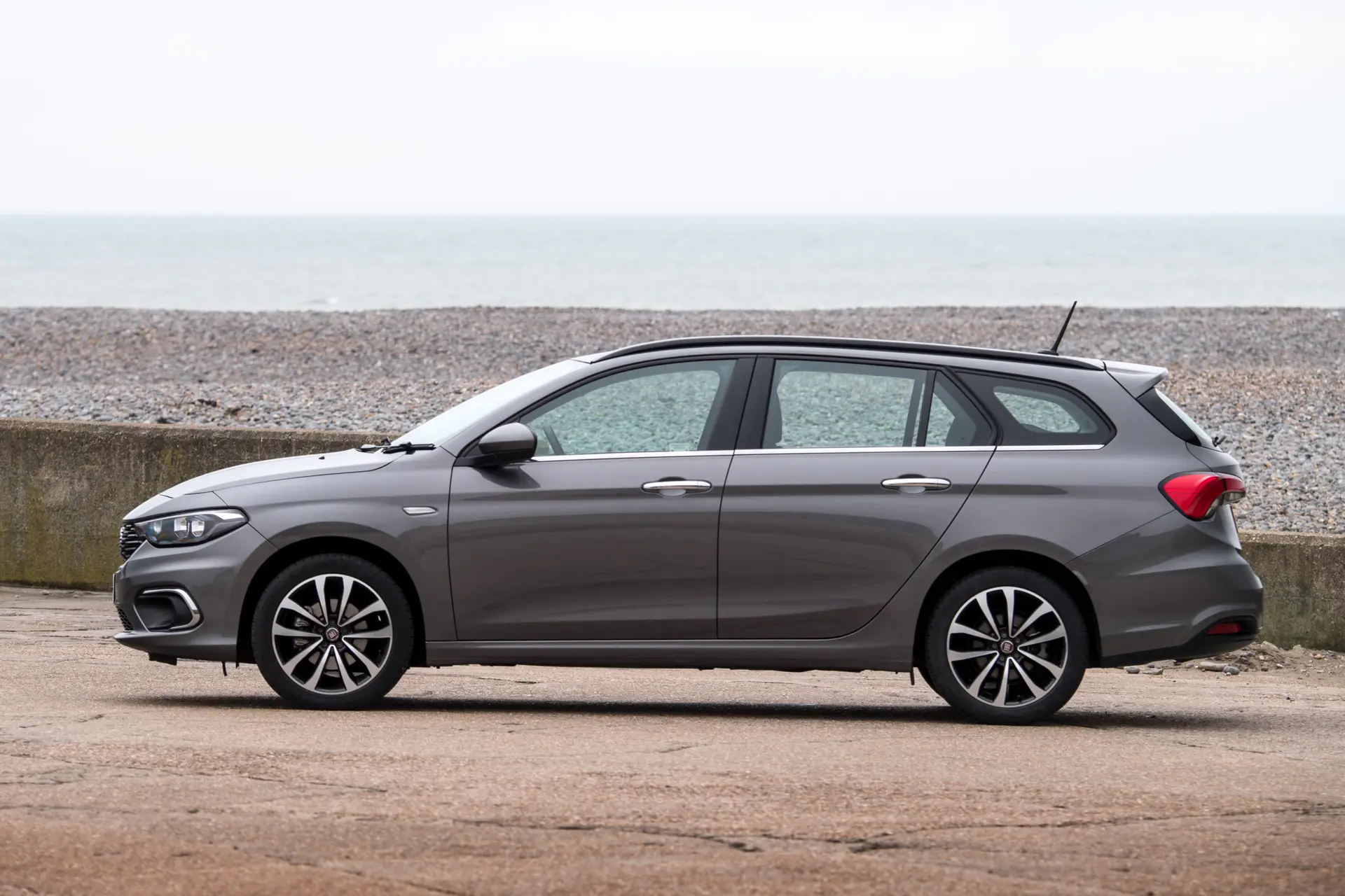 Fiat Tipo Station Wagon (2016-2021) Review: SW side