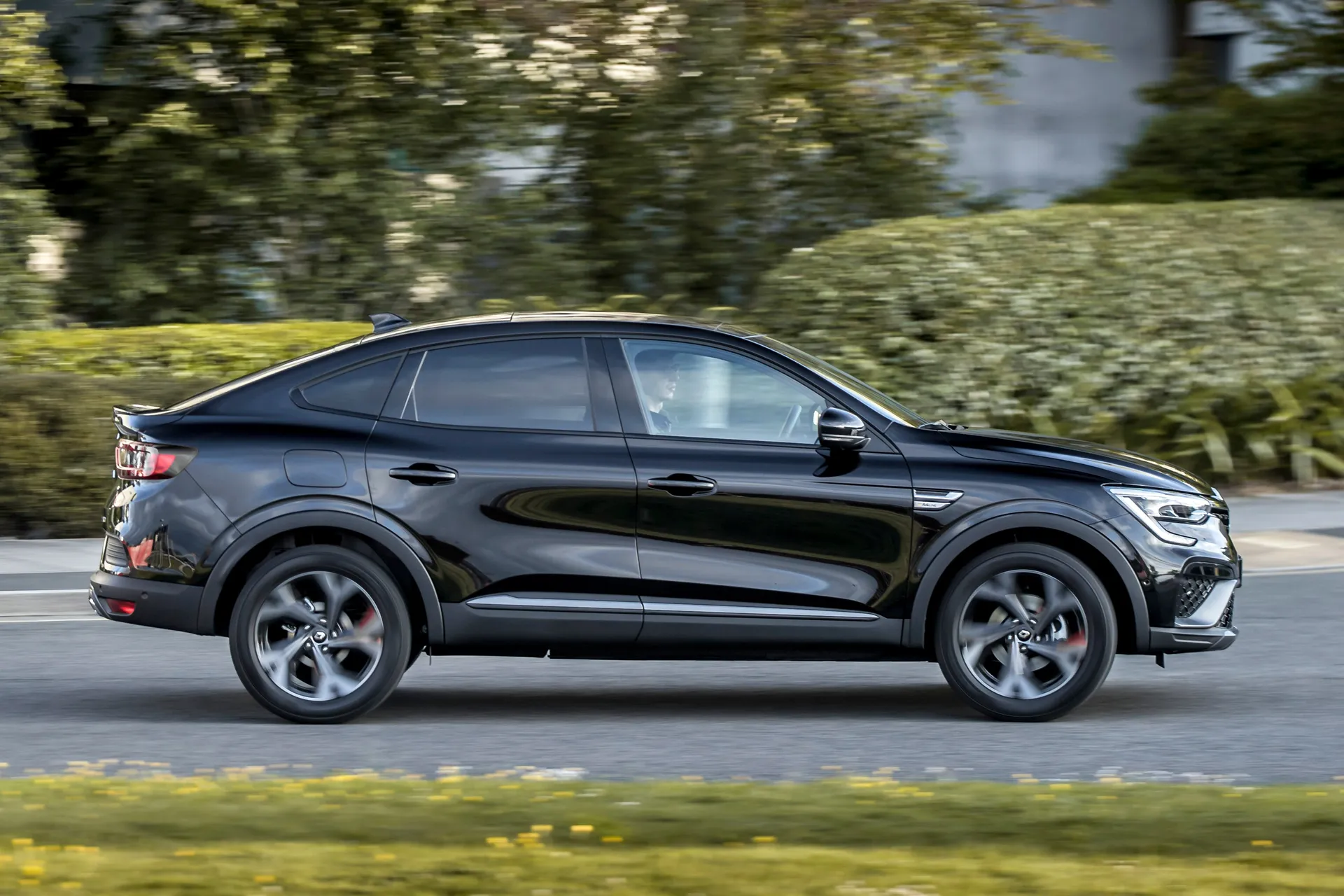 Renault Arkana Review: dynamic exterior
