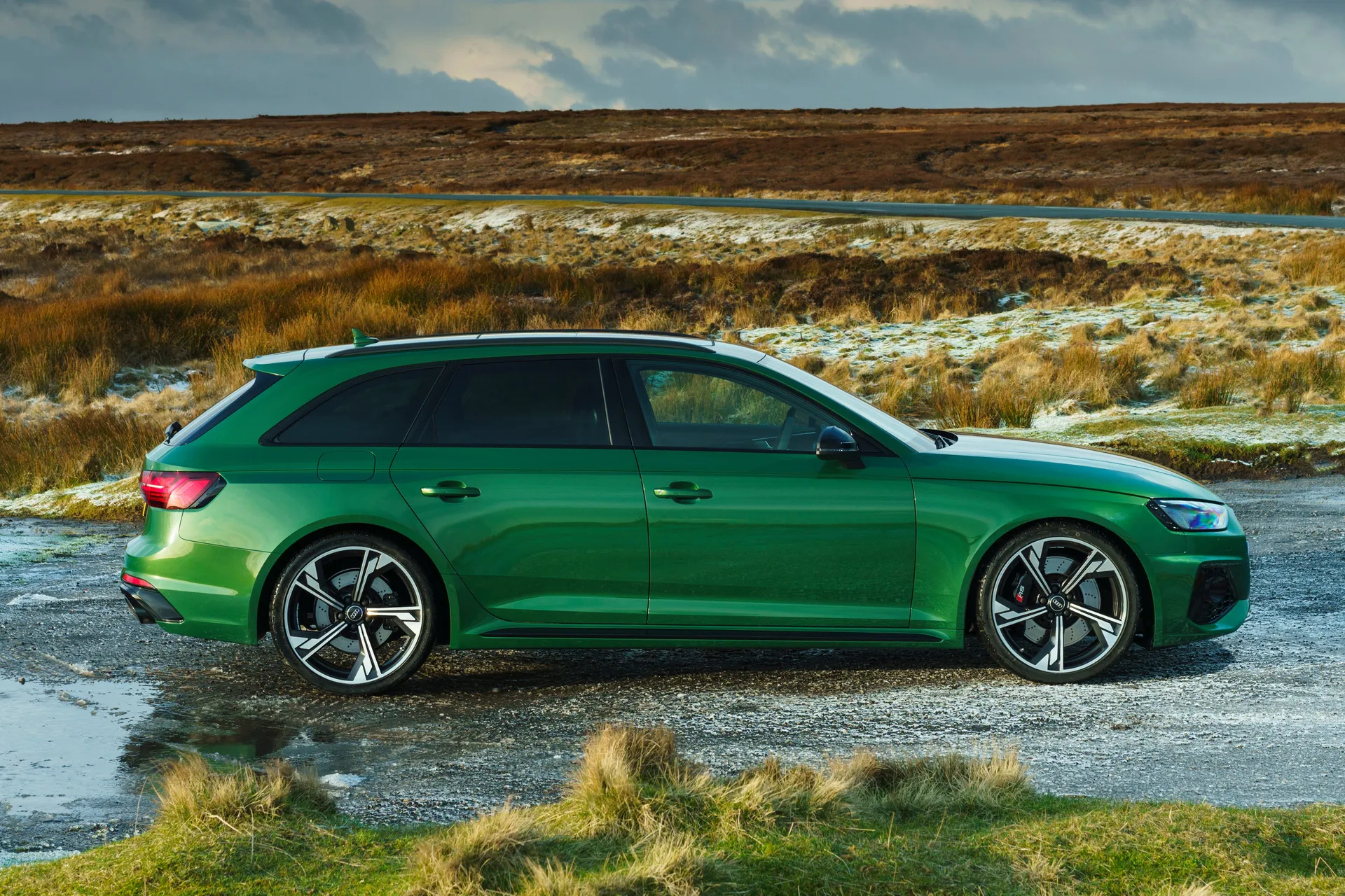 Audi RS4 Avant (2018-2025) Review Exterior Side