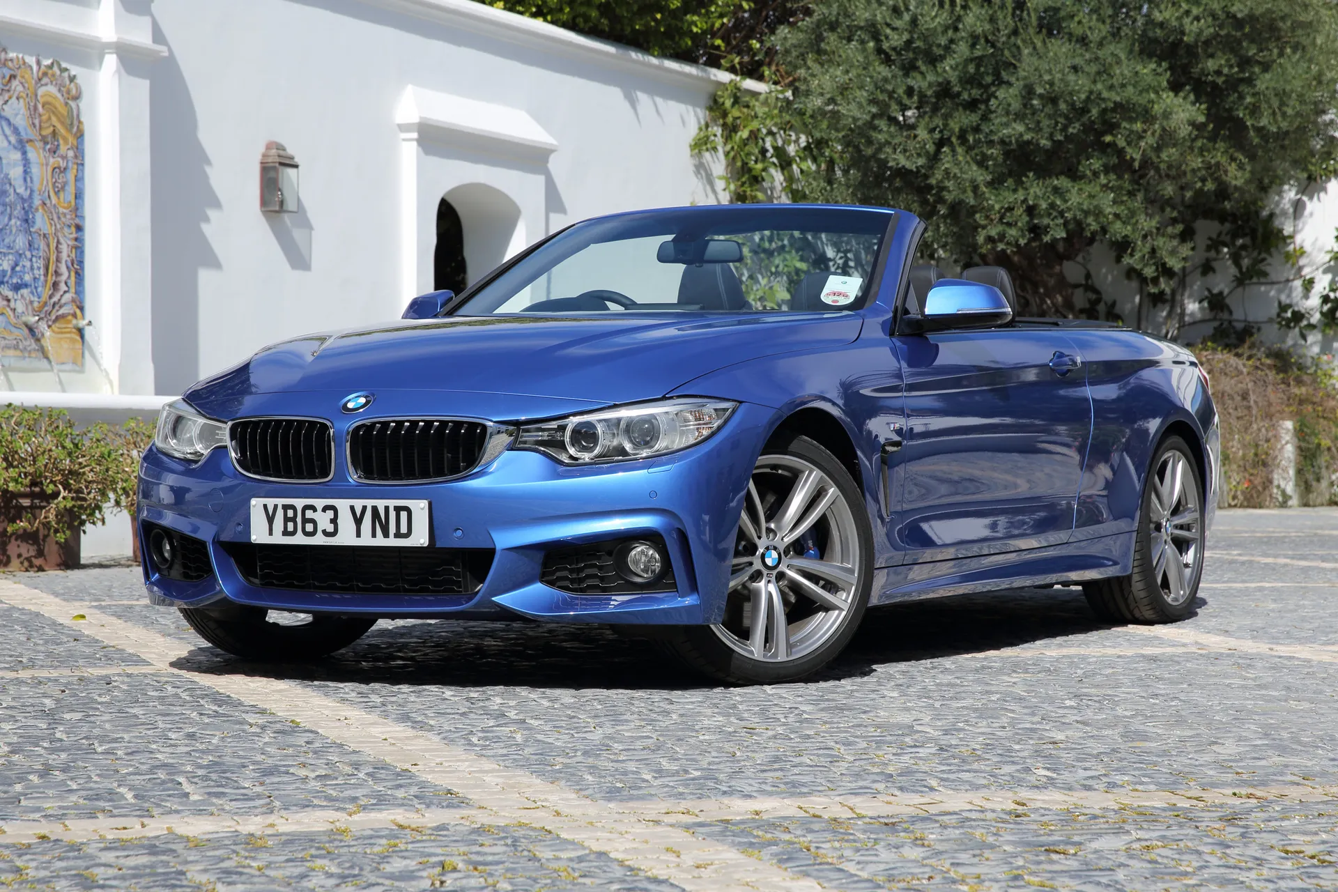 BMW 4 Series Convertible (2014-2020) Review: exterior front three quarter photo of the BMW 4 Series Convertible