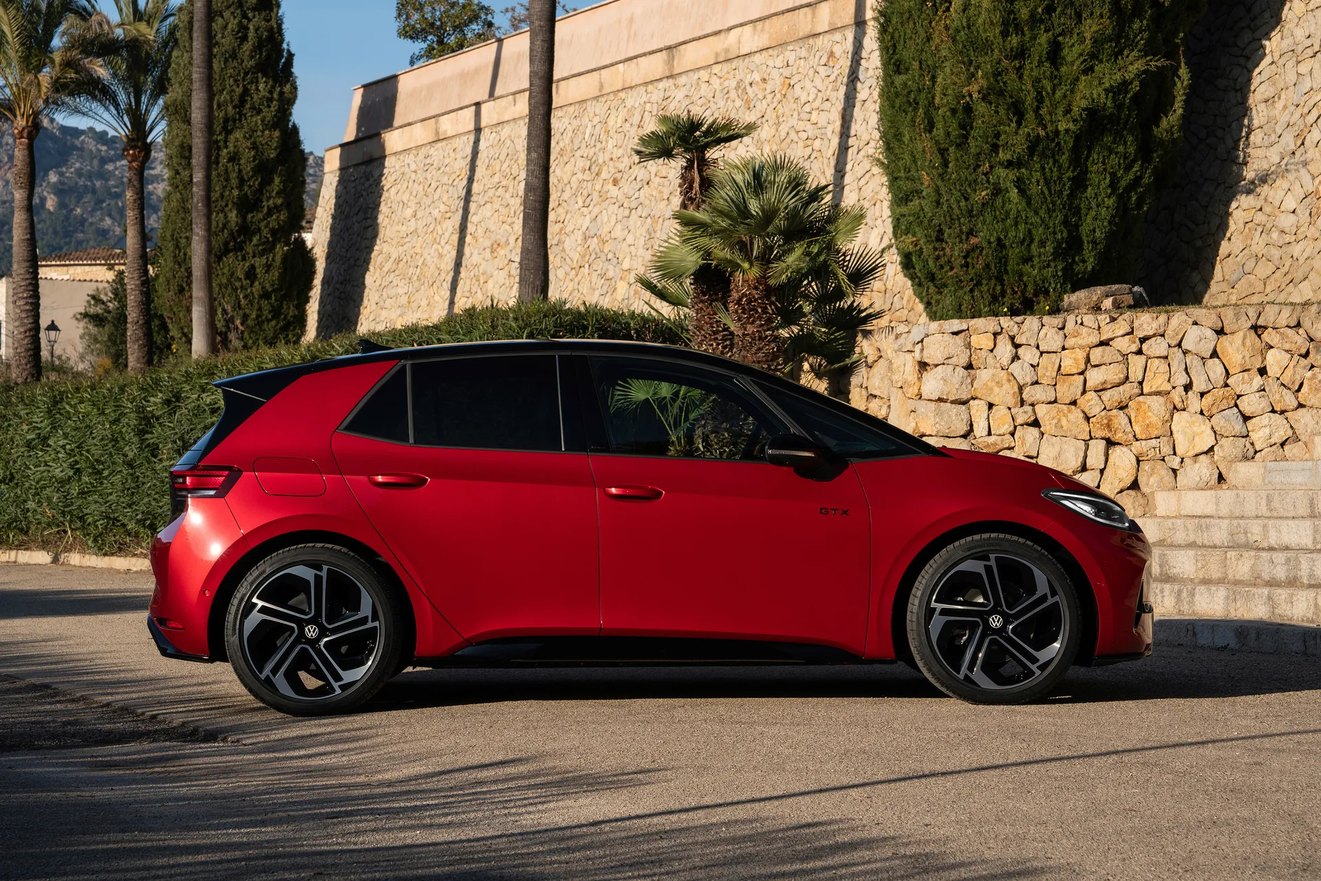Volkswagen ID.3 GTX Review: side view
