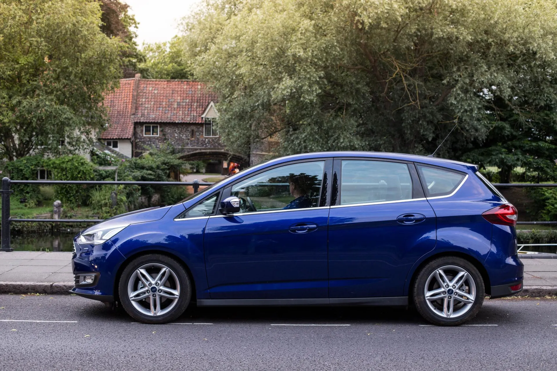 Ford C-Max (2010-2019) Review: Side