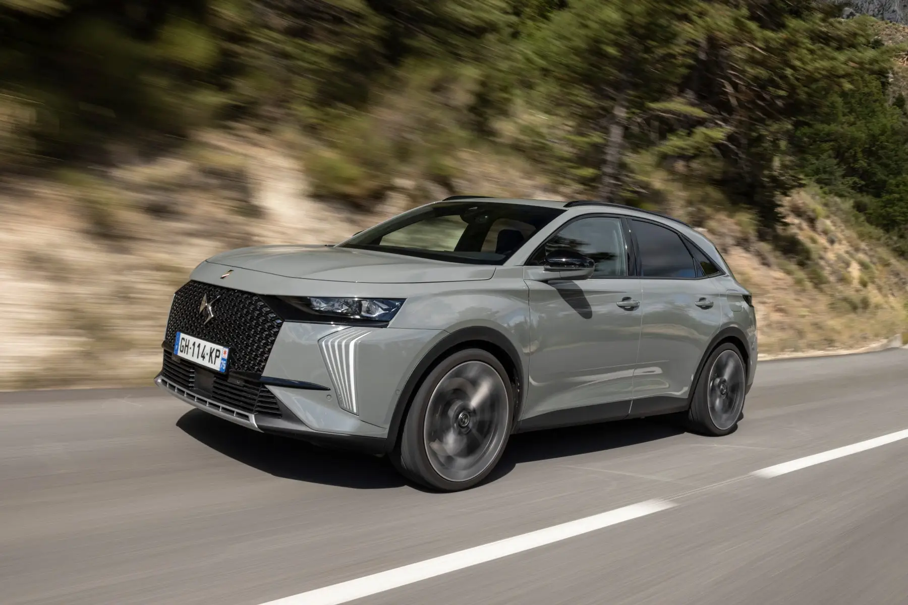 DS 7 Review 2023: side front driving