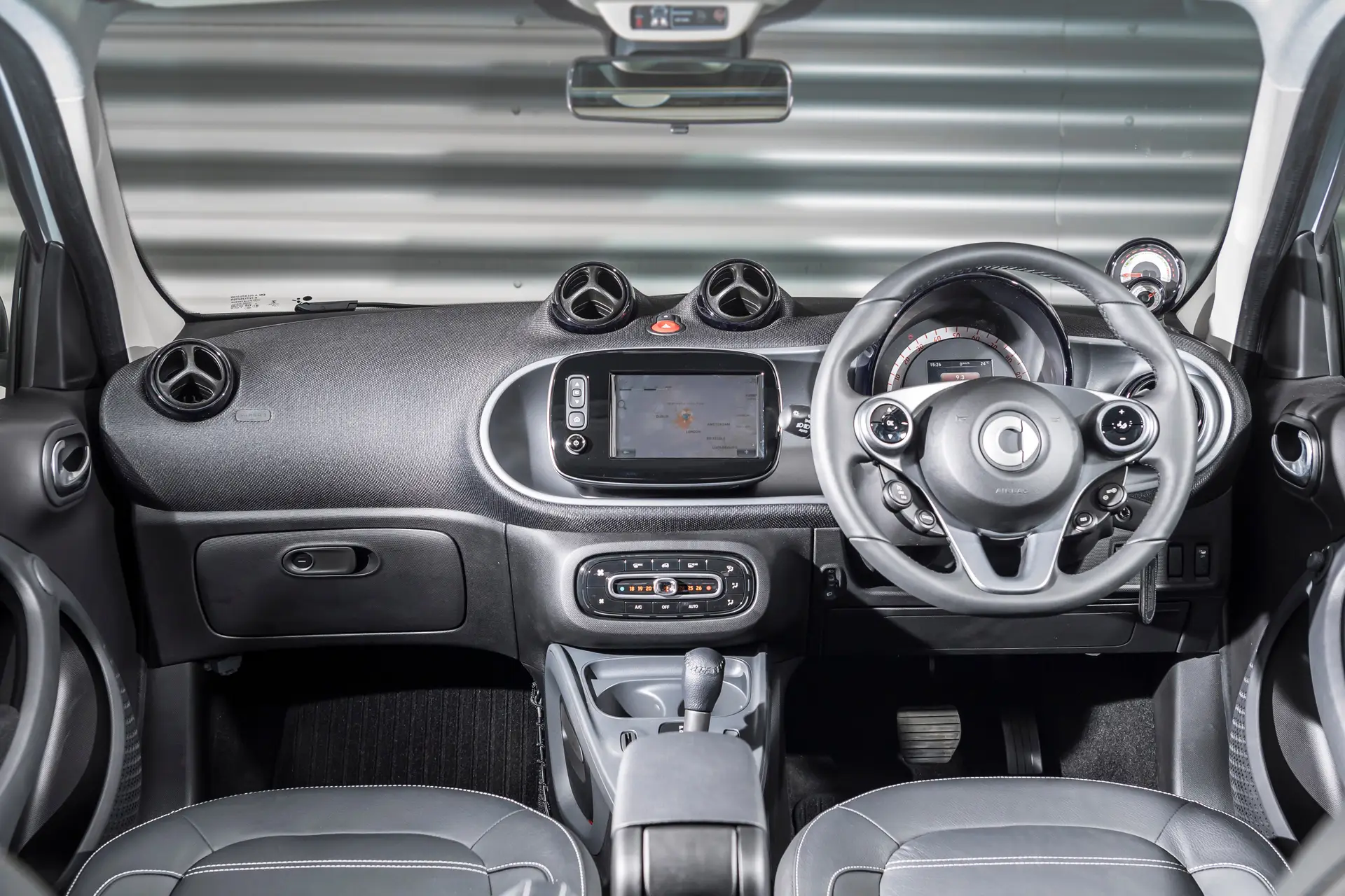 Smart EQ Forfour Review 2023: Front Interior