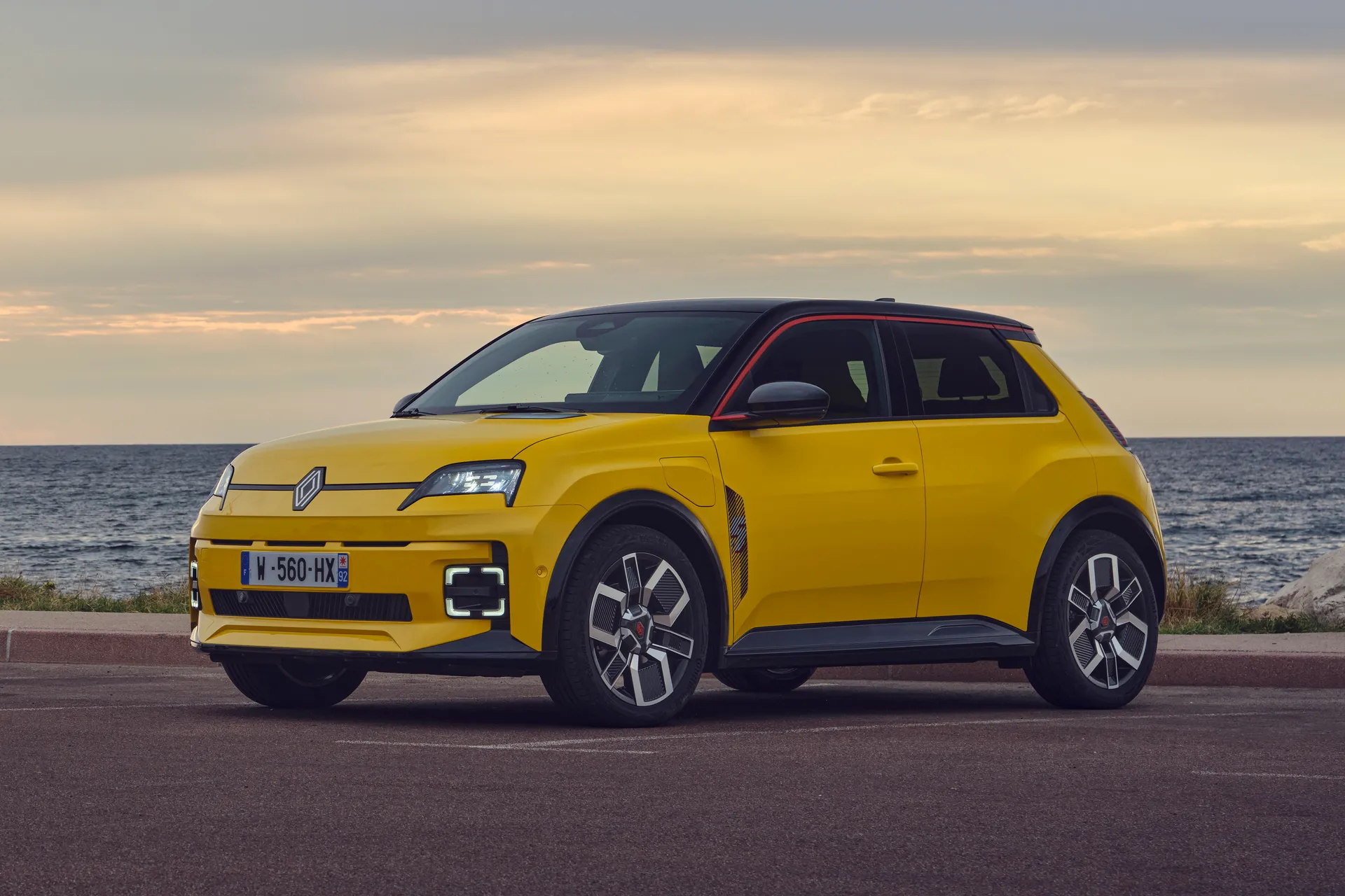 Renault 5 Review: front three quarters