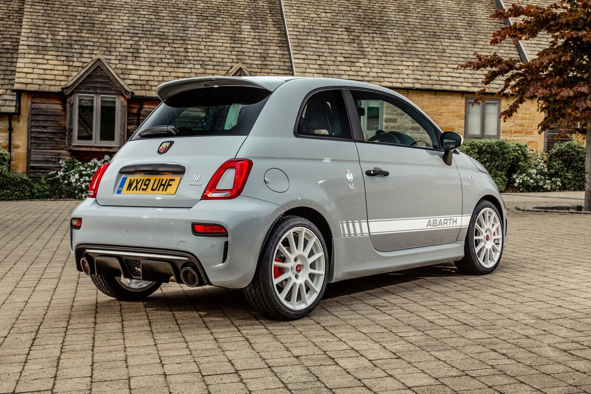 Abarth 595 (2008-2024) Review: Side Picture