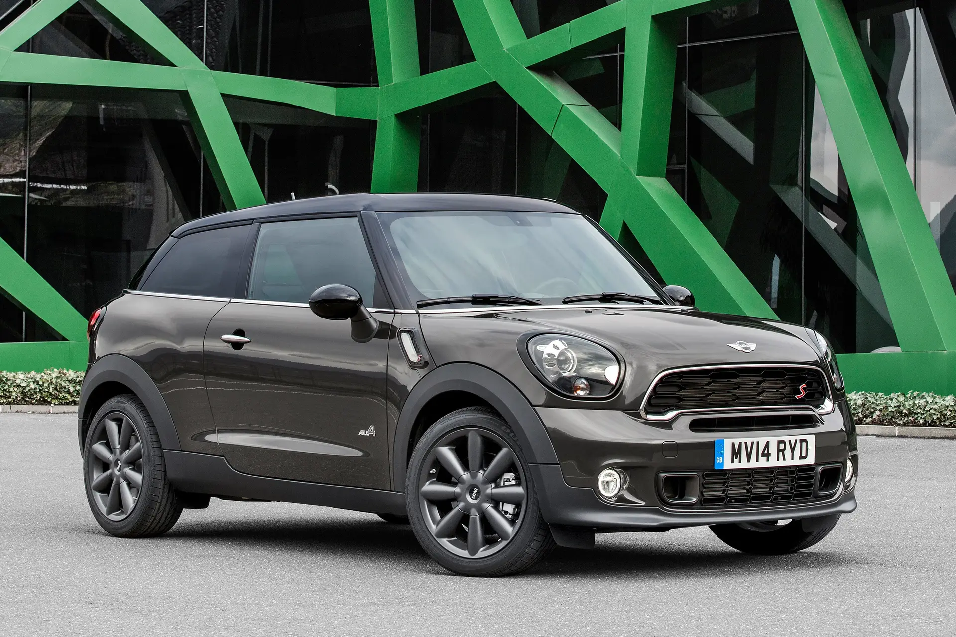 MINI Paceman (2013-2016) Review: exterior front three quarter photo of the MINI Paceman
