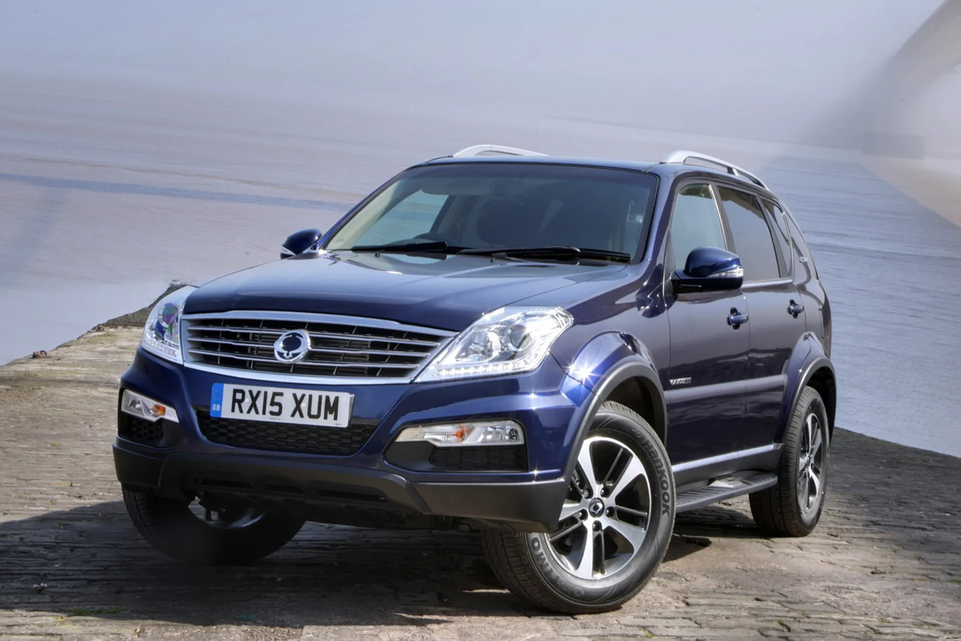 SsangYong Rexton W front