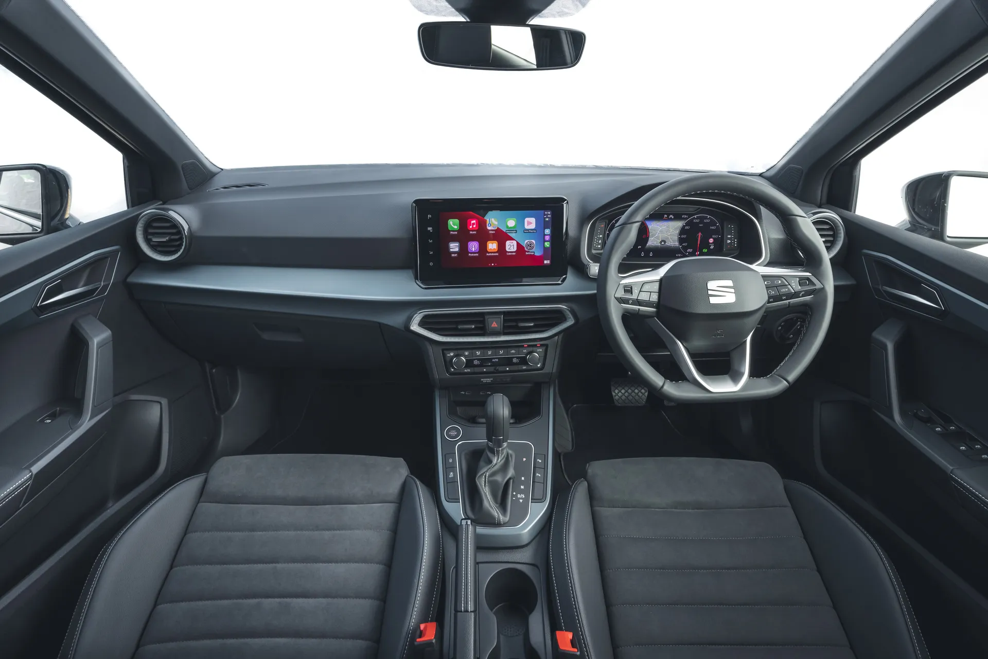 SEAT Arona Review: interior dashboard